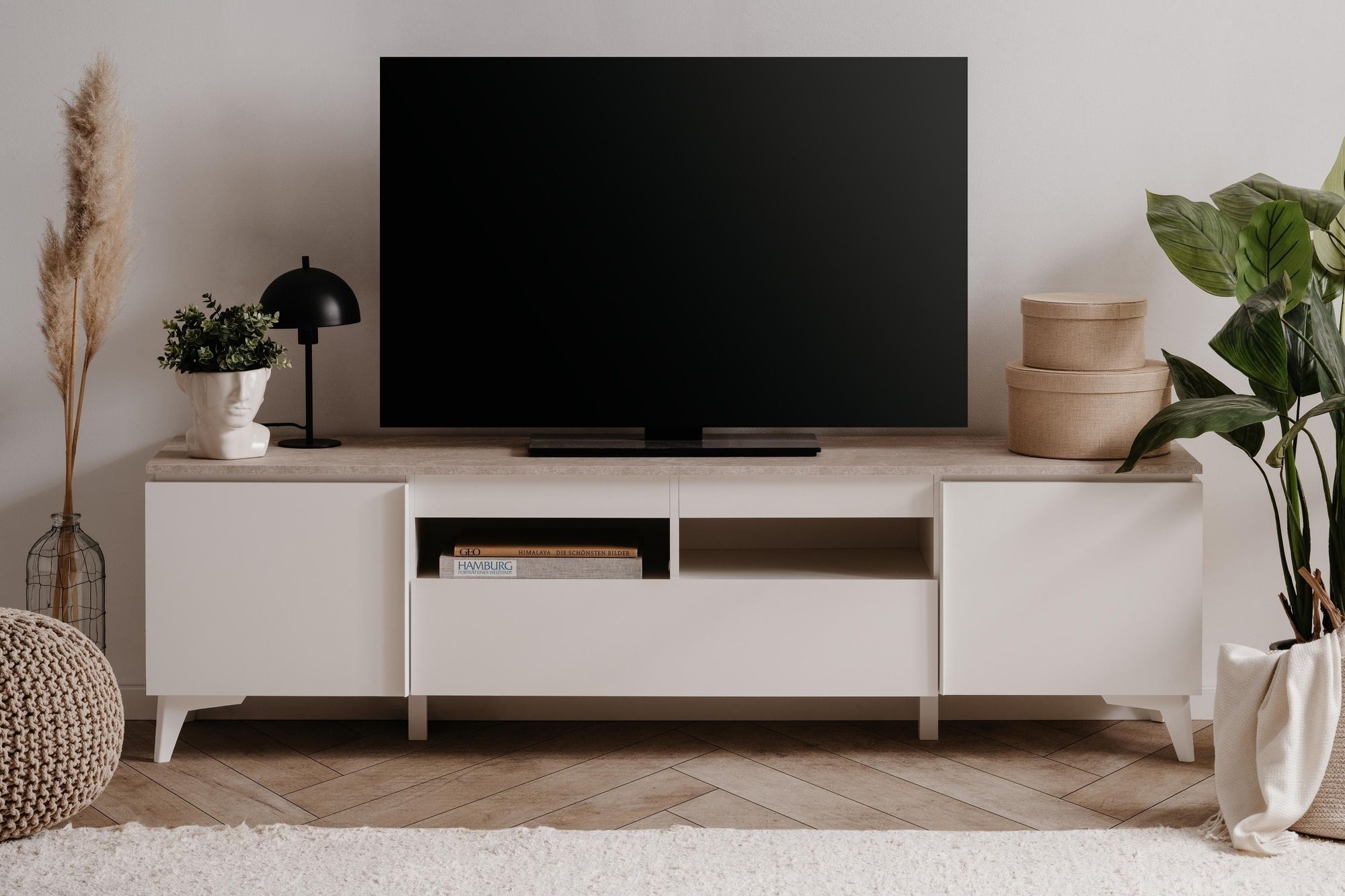 TV-Board "Bertrix" – modernes Lowboard mit schwebender Topplatte und Kabeldurchlass