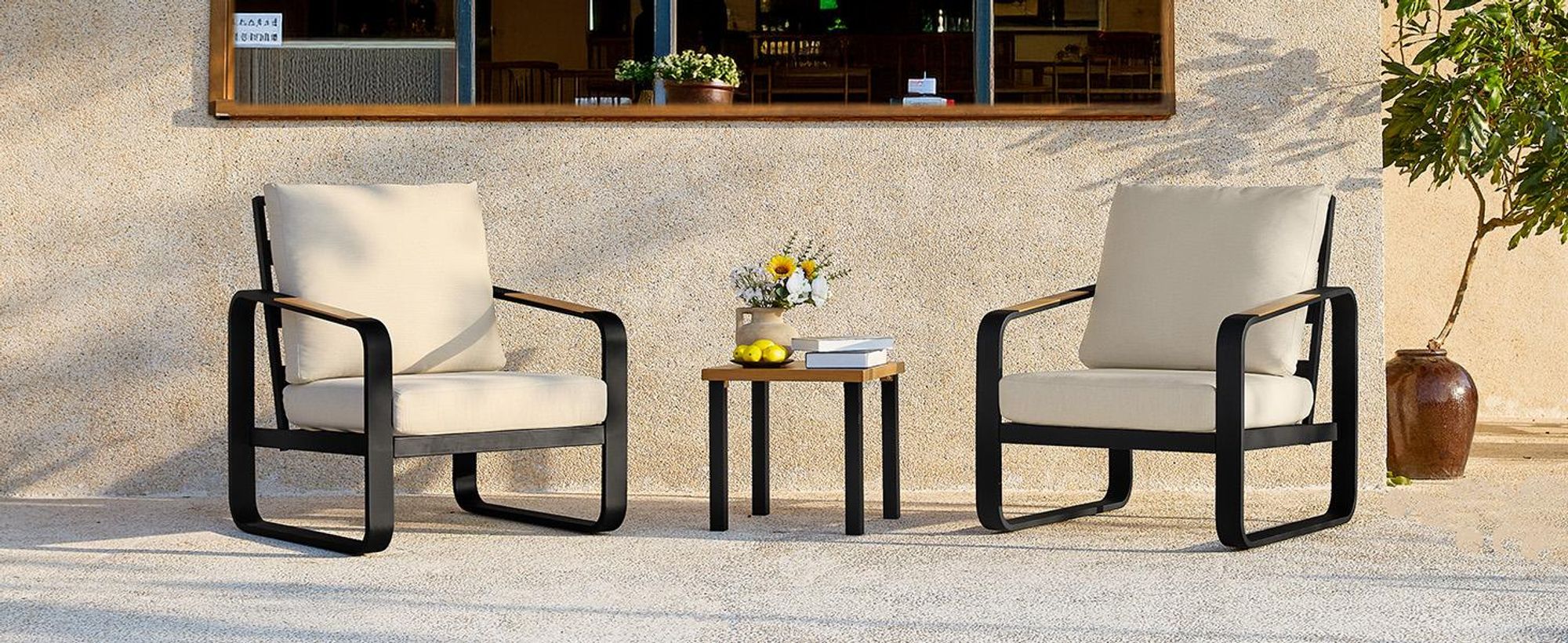 Tribesigns Gartensofa für den Außenbereich mit Kissen, Balkonstühle schwarzem Aluminiumgestell, Gartenstühle Gartensessel mit Armlehnen aus Holz (2)