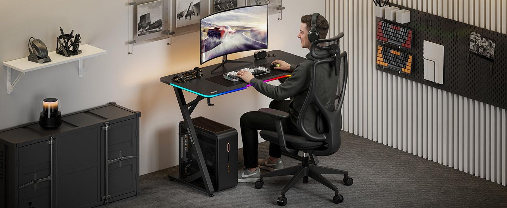 Sense7 VOLT RGB Gaming Schreibtisch 120x60 cm Schwarz Computertisch mit LED Beleuchtung PC Tisch Carbon Optik Gamer Tisch Getränkehalter