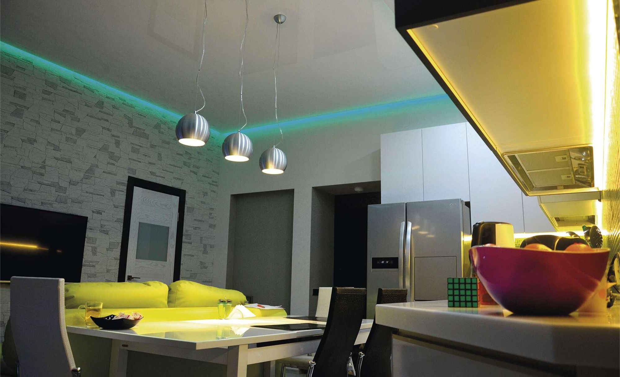 EMOS Smart LED Strip RGB/CCT 2 m, LED pásek s dálkovým ovládáním a aplikací, 16 mil. barev, synchronizace s hudbou, vč. 1,5 m kabelu a adaptéru