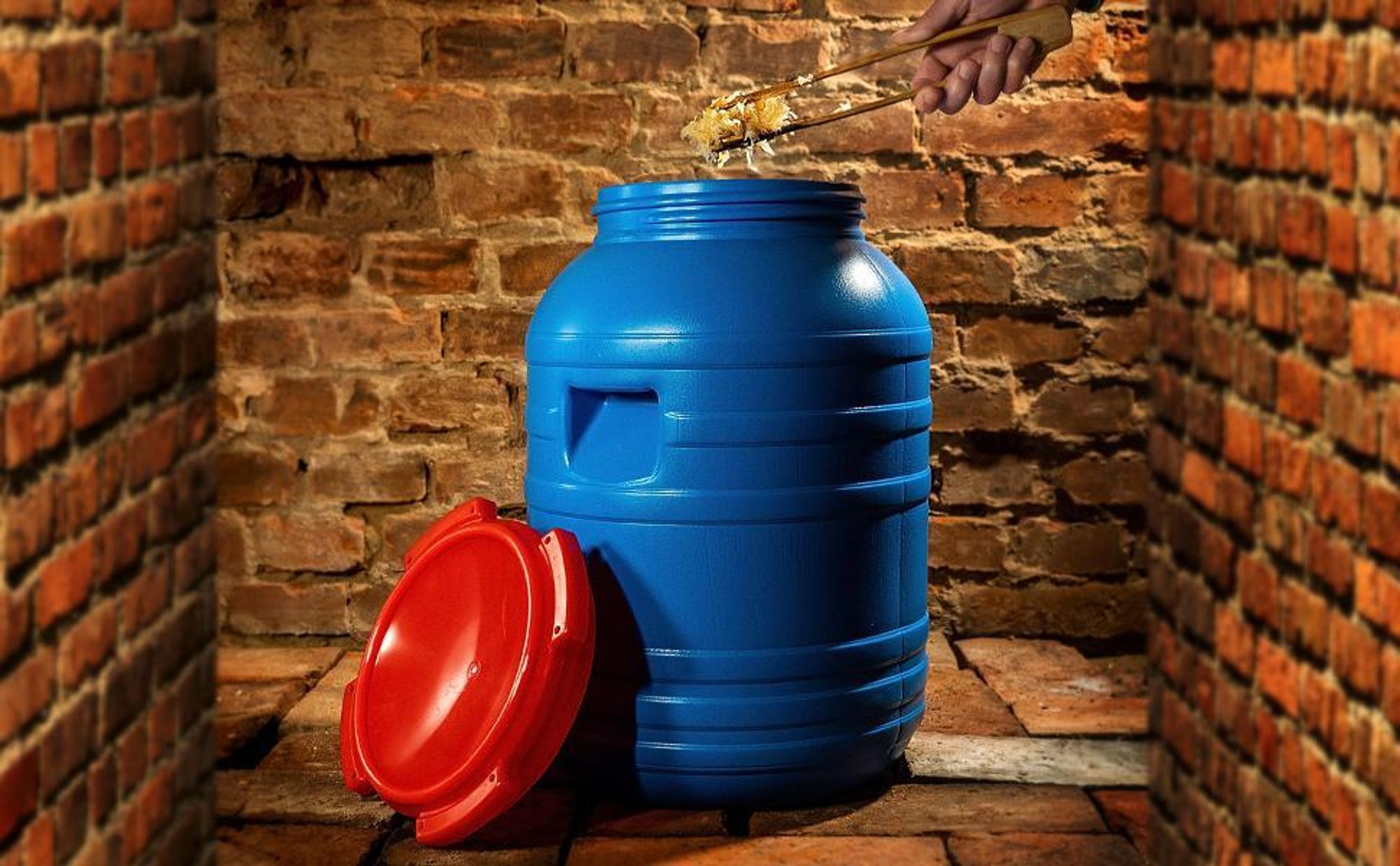KADAX Plastikfass mit Deckel, Fass aus Kunstoff HDPE, Wasserfass, 30L, Blau, 1 Stück
