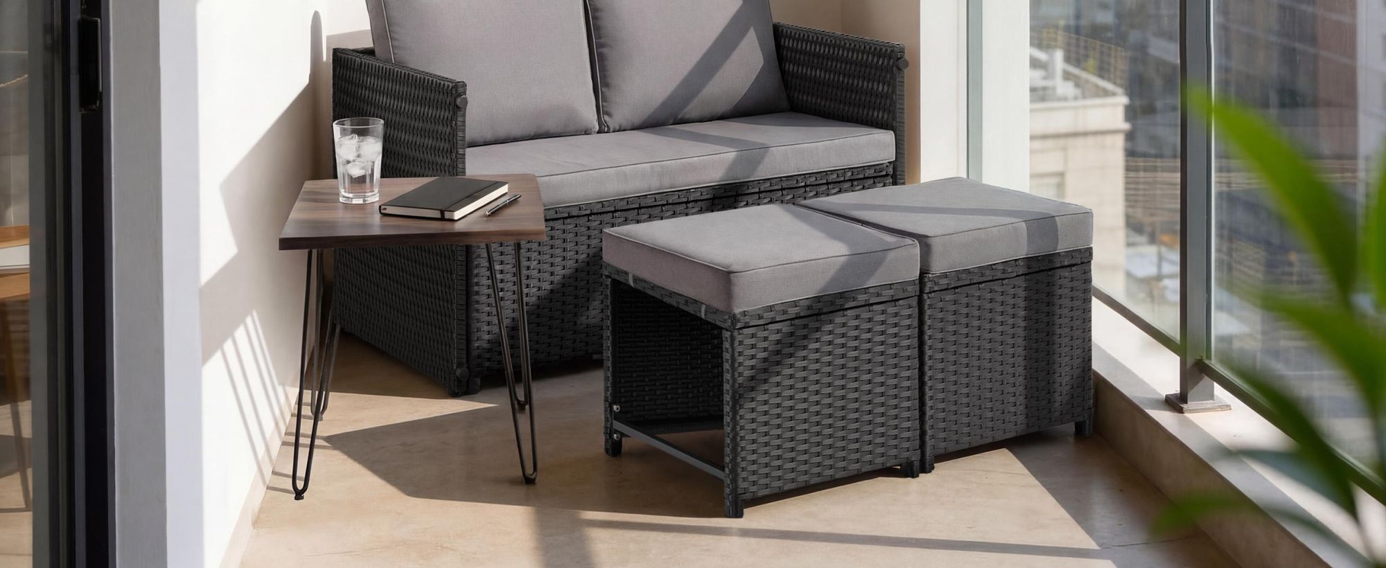 tectake 2in1 Rattanlounge-Set 4 Personen Sitzgruppe Polyrattan Gartenmöbel Sofa Tisch 2 Hocker Kissen Balkon Terrasse wetterfest 110x60cm