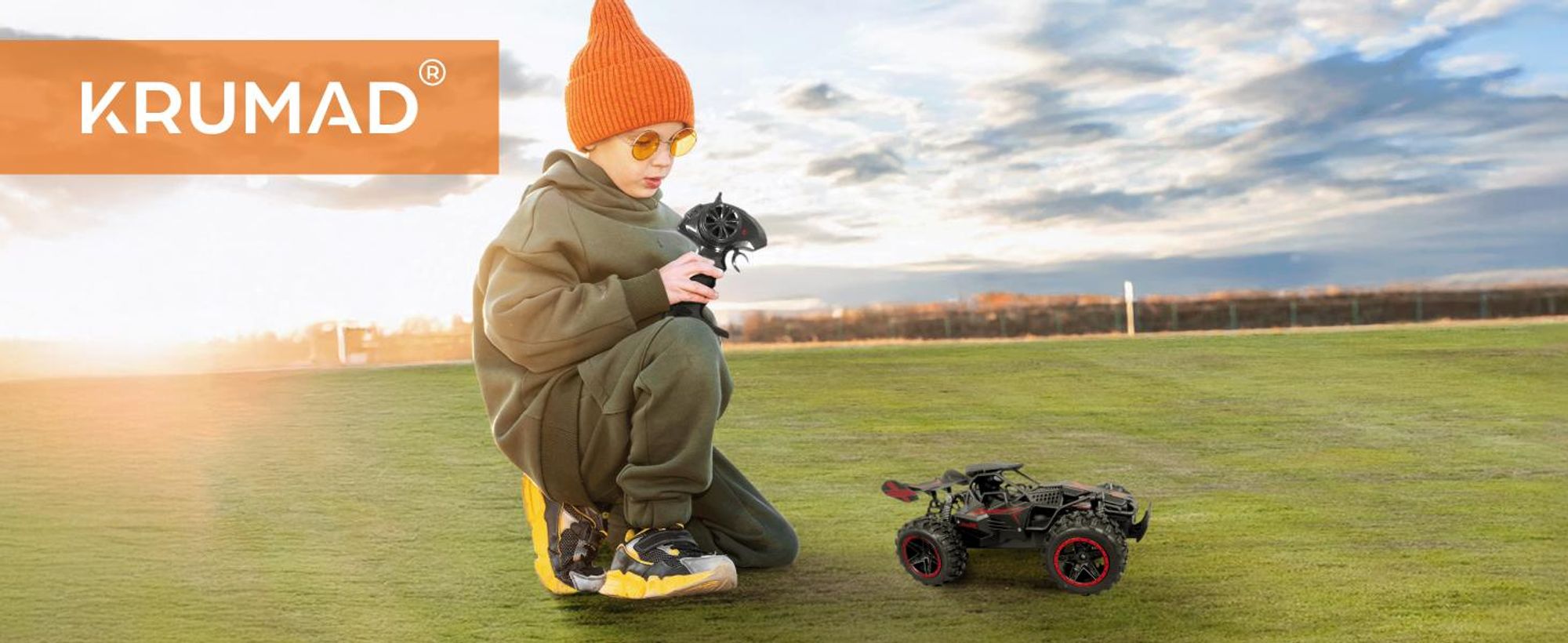 KRUMAD Ferngesteuertes Auto 3.7V – RC Offroad Auto für Kinder ab 3 Jahren mit 2 Akkus, LED-Licht, 2,4GHz Fernsteuerung & USB-Ladekabel