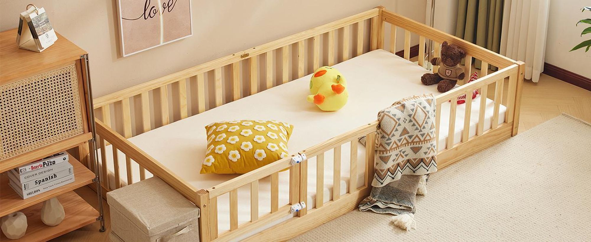 FCH Kinderbett 140 x 200 cm, Bodenbett, Zaunbett, Holzbett mit Rausfallschutz und Tür, Spielbett, für Kinder, Weiß