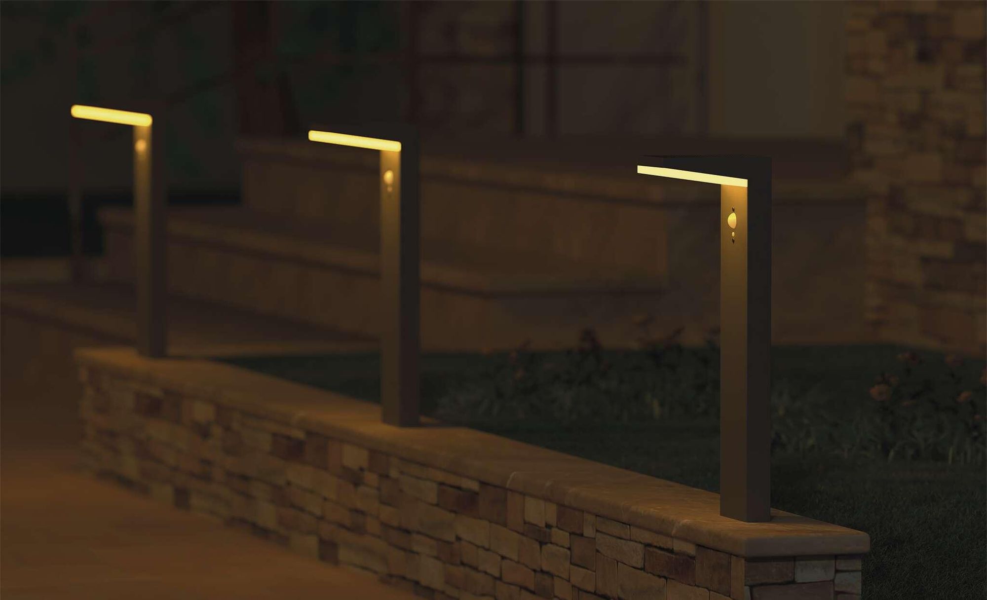 EMOS Solární LED stojací lampa VEREA s detektorem pohybu pro zahradu, vodotěsná, 460lm, teplá bílá, z hliníku pro montáž na zem, ZGK0B4S