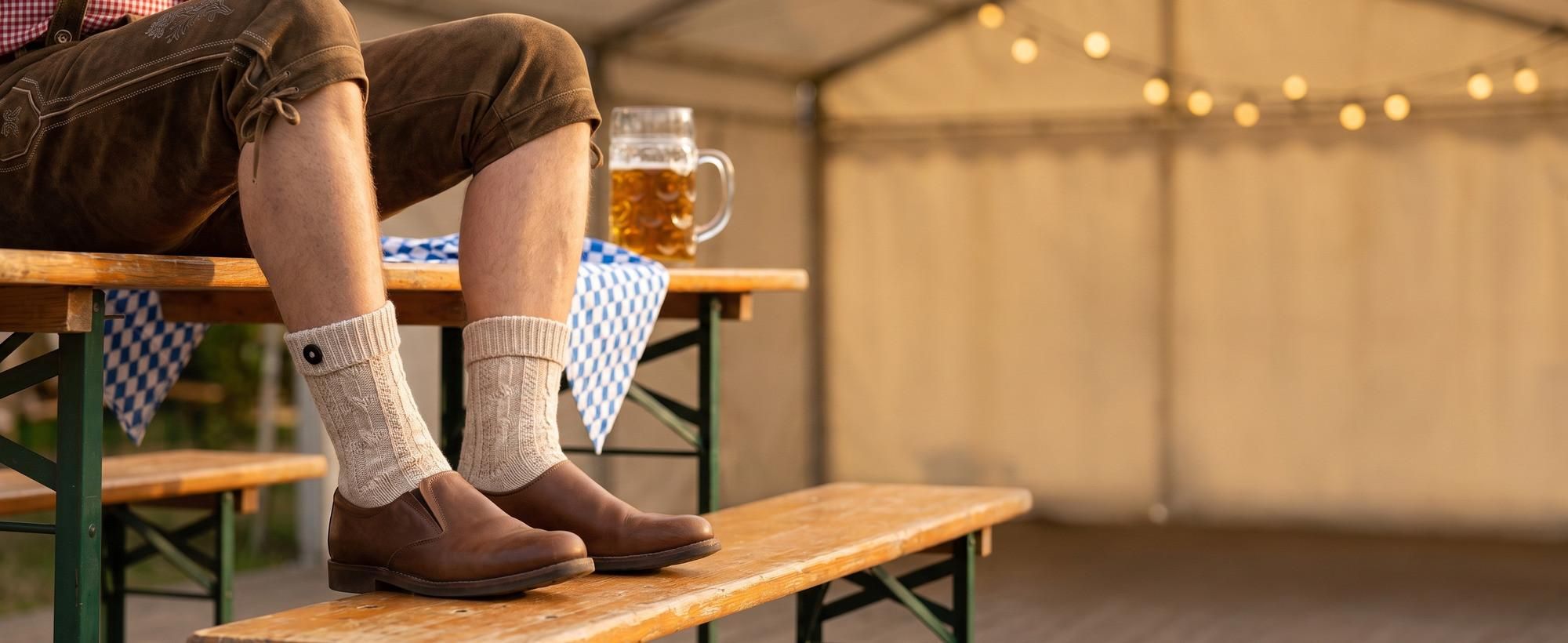 Zur Lederhose gehört der richtige Strumpf