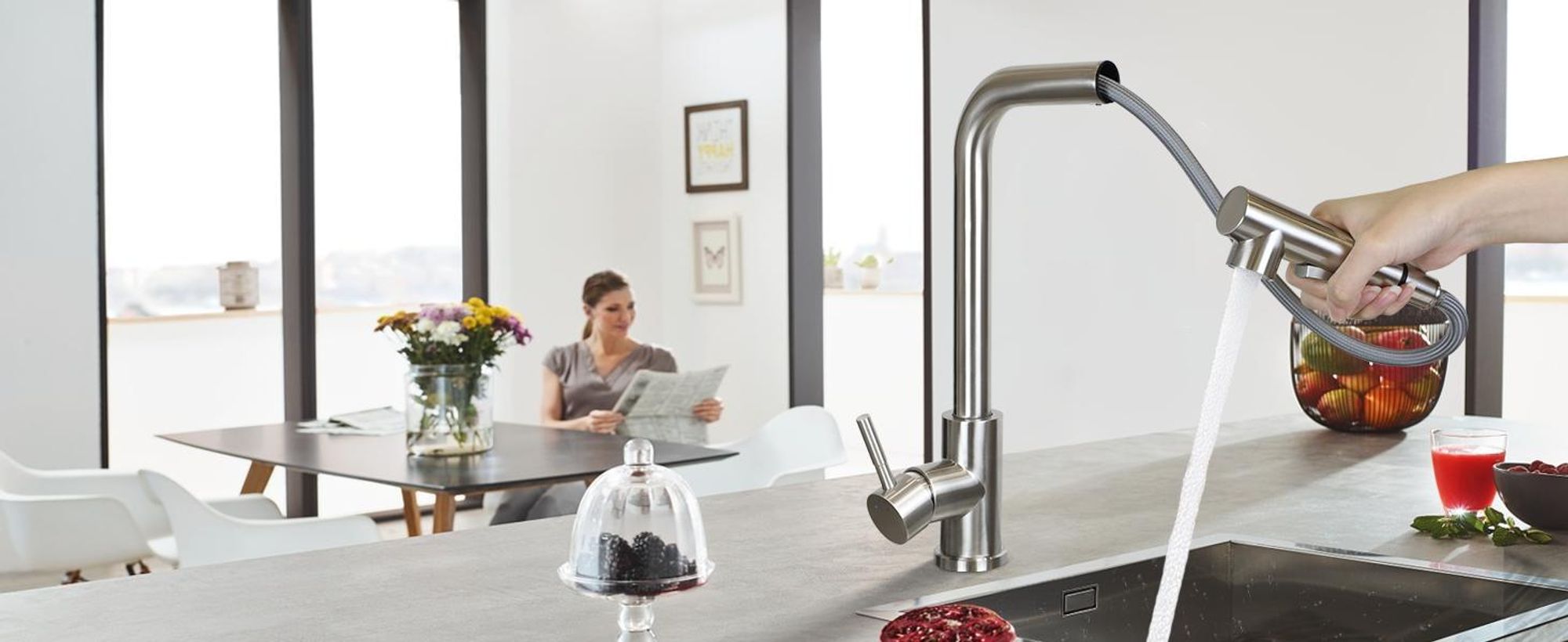 ZMH Rubinetto da cucina estraibile 
Rubinetto in nichel spazzolato con spruzzo Miscelatore per lavello Rubinetto girevole a 360° in acciaio inox con 2 modalità di spruzzo