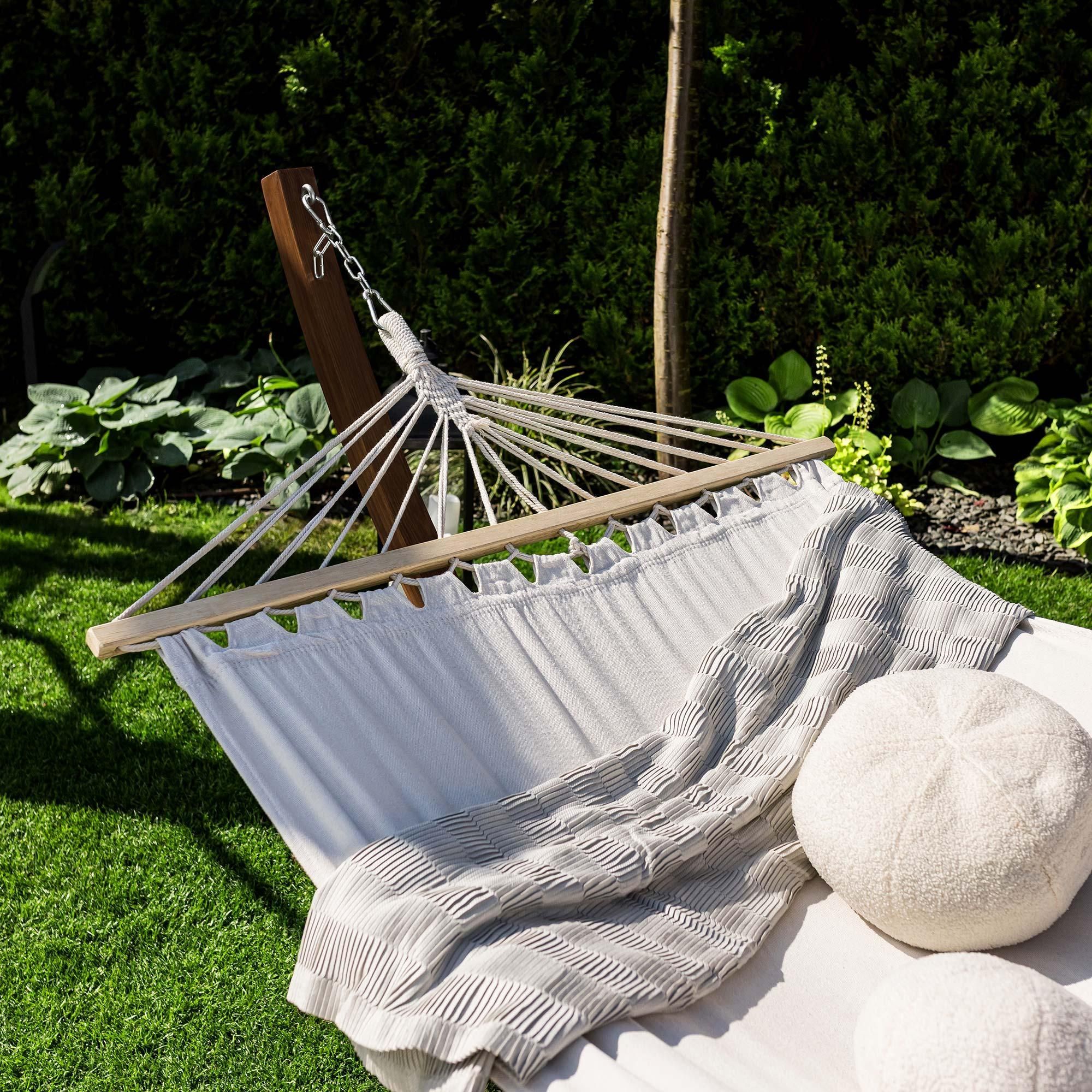 di volio Hängematte mit Gestell TREVIA – wetterfeste Gartenhängematte aus Lärchenholz bis 150kg, robuste Stabhängematte für Outdoor (Braun)