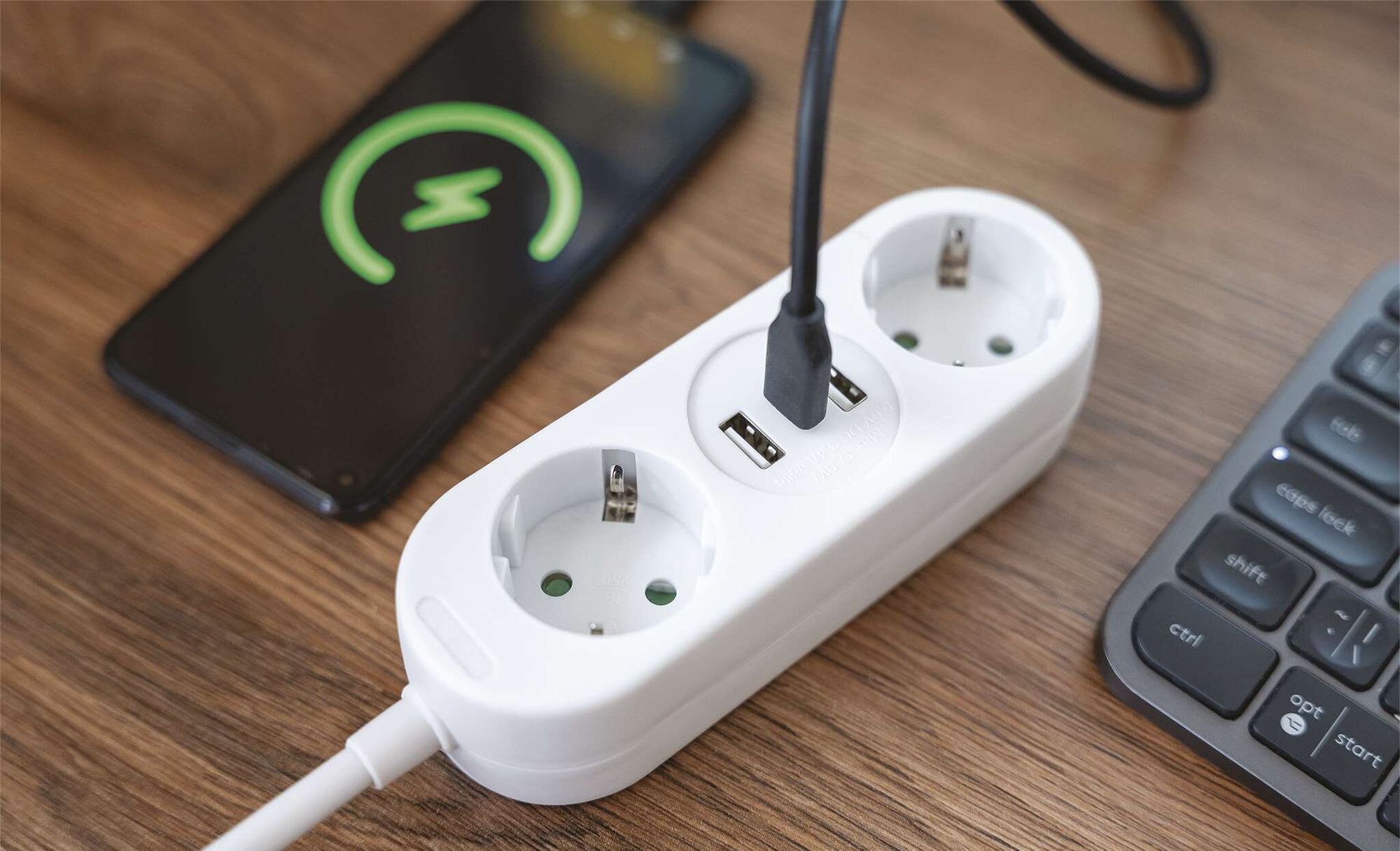 EMOS Steckdosenleiste mit USB, 2-fach Mehrfachsteckdose, 1,5 Meter Verlängerungskabel, 2x USB-A + 1x USB-C Anschluss, max. 3,4A, für Innen, P0221U