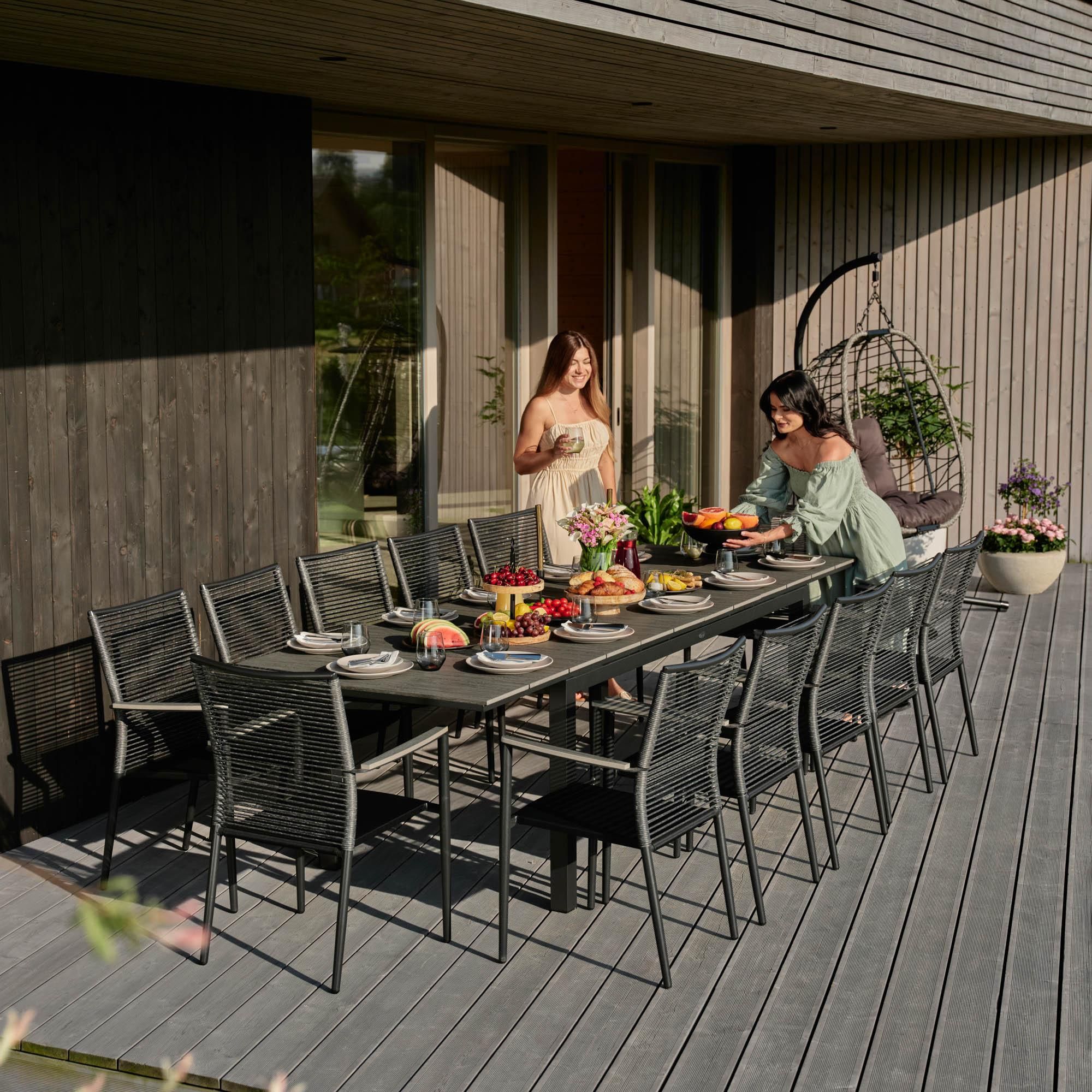 Gartenmöbel-Set BASITA 12 Personen – wetterfest, langlebig, Holzoptik – Grau
