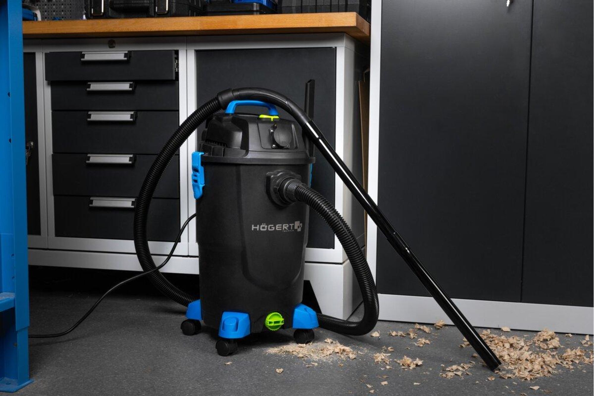 Högert Technik Nass- & Trockensauger, 30 L, 1200 W, antistatischer Schlauch, Bla