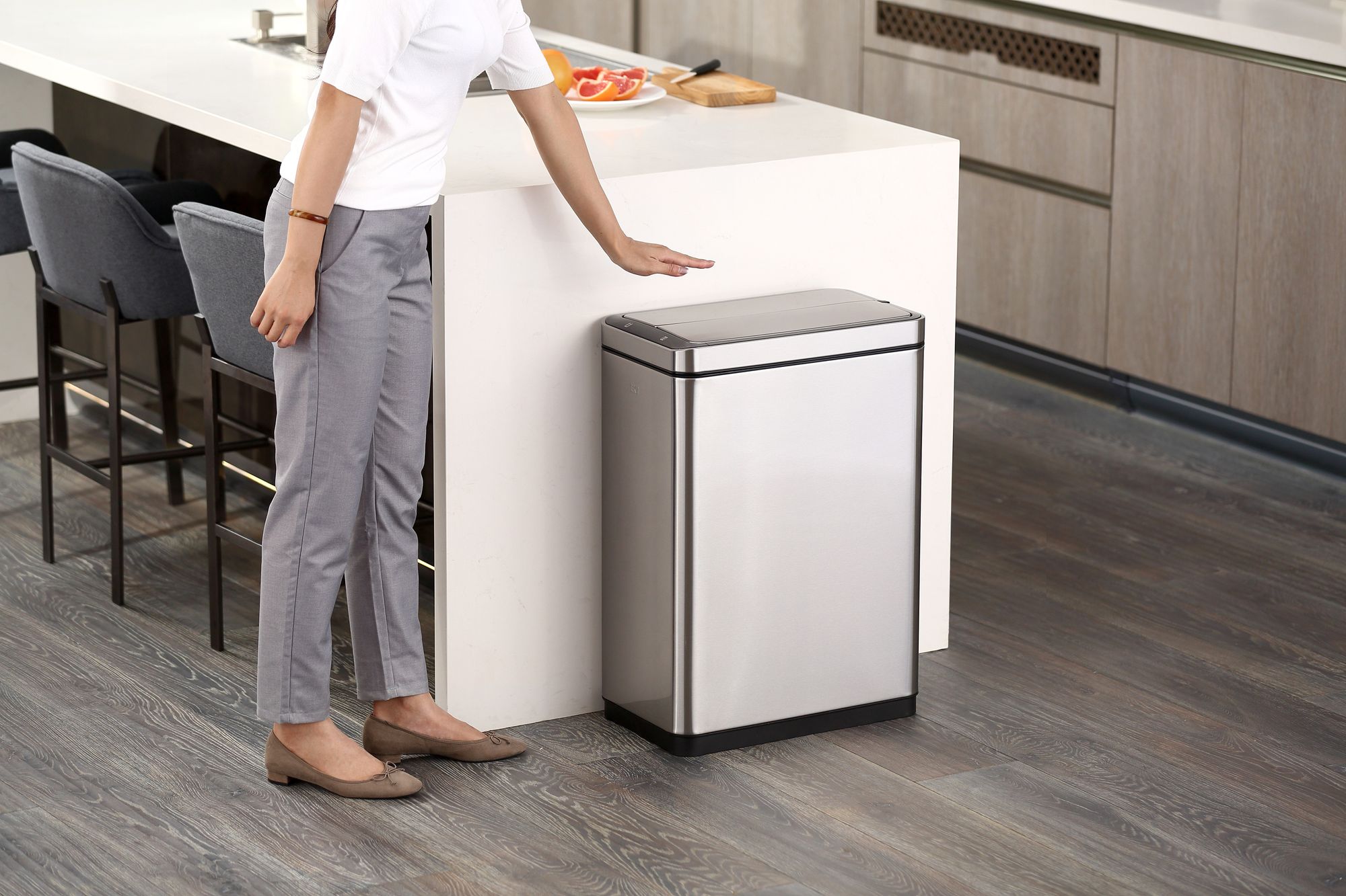 EKO - Deluxe Phantom Sensor Abfalleimer 30 Liter - Stainless steel Polypropylene - Matt Edelstahl