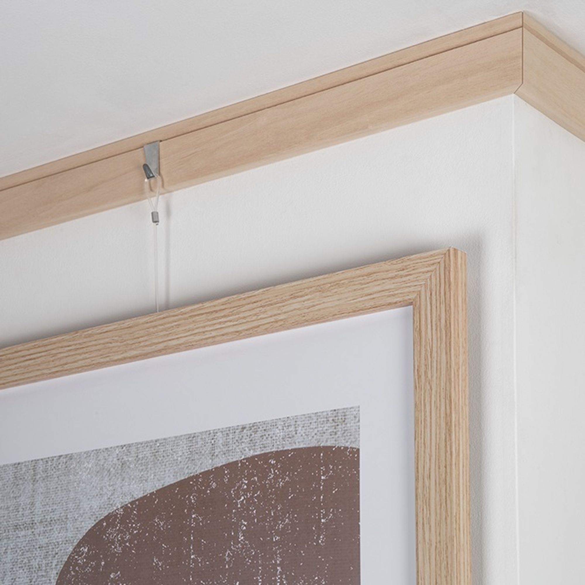 STAS Bilderschiene aus Holz – Bilderaufhängesysteme / Fotorahmen / Poster – Aufhängeschienen – Riva 120 cm + Riva Haken + Perlonseil mit Ösen 150 cm + Zipper Bilderhaken (komplettes Set)