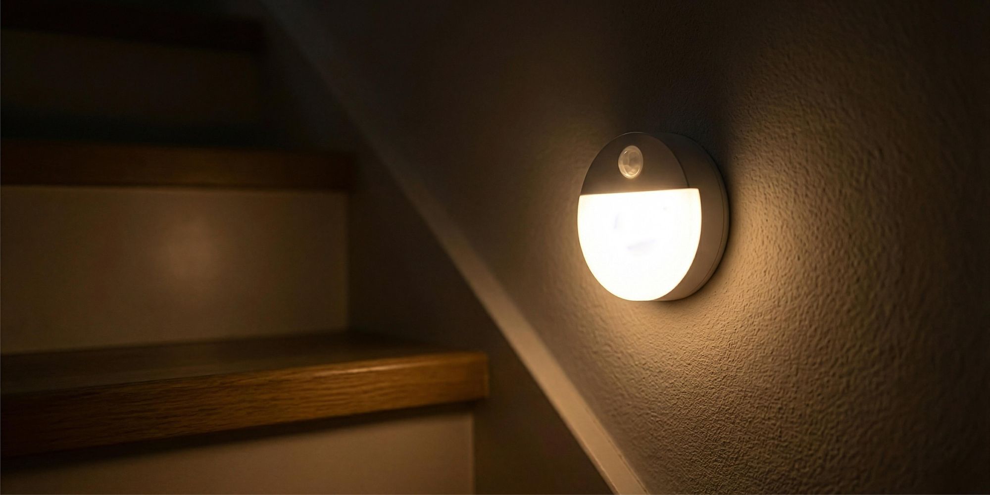Drahtlose Led-Treppen-Nachtlichtlampe Mit Bewegungs- Und Dämmerungssensor Für Batterien