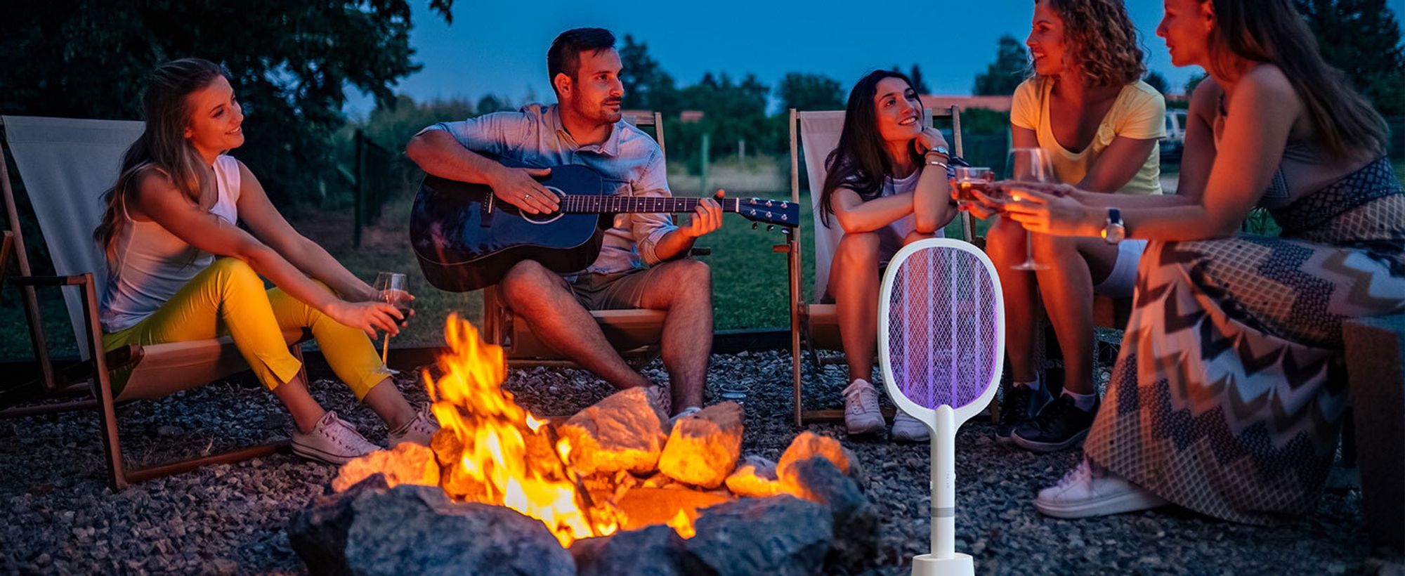 Electric Elektrische Fliegenklatsche 5000V, Extra Stark Fliegenklatsche Elektrisch, 2 in 1 USB Typ-C Elektro Mückenklatsche mit Akku Aufladbar& UV