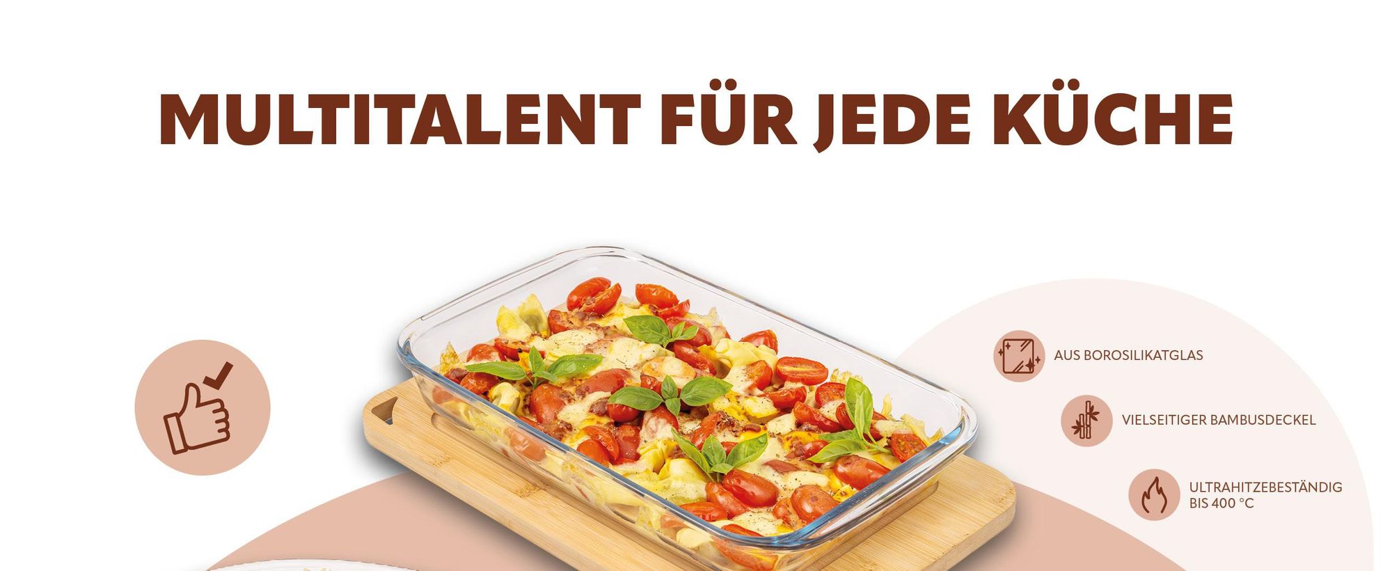 Das Bild zeigt die Auflaufform gefüllt mit Nudeln, Tomaten und mit Käse überbacken