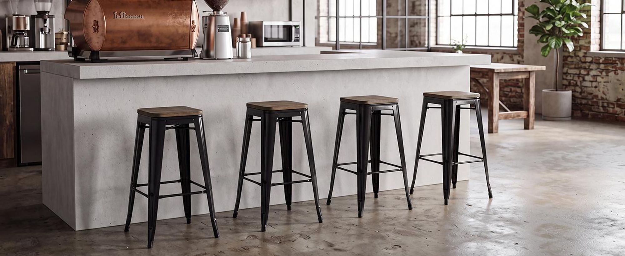 4 tabourets métalliques, couleur au choix, aspect vieilli, assise en bois, tabourets de bar empilables, couleur : noir + bois foncé, matériau : métal