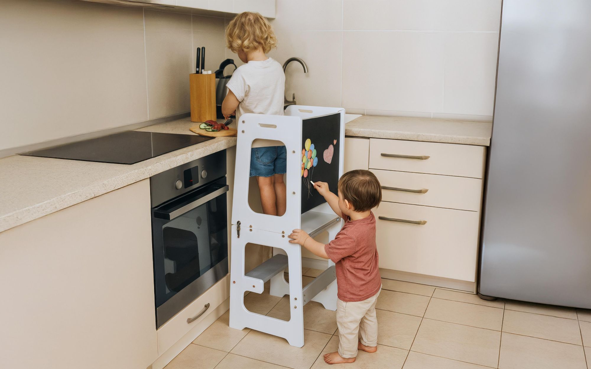 Tulano Mooby 35 Lernturm für Kinder – 3in1 Küchenhelfer, Tisch mit Stuhl, Maltafel – höhenverstellbar, sicher & tragbar, bis 60 kg