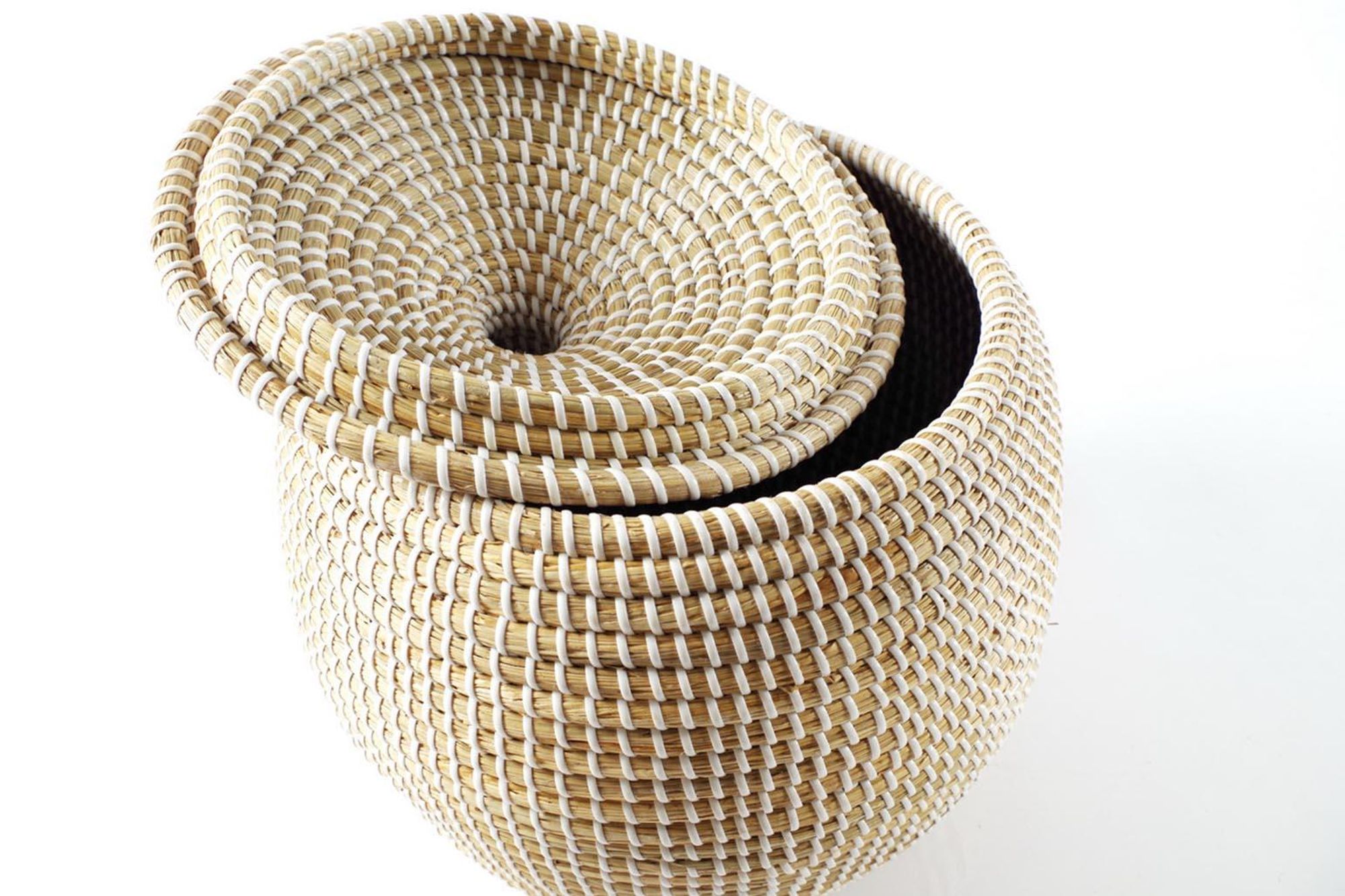 Kobolo Aufbewahrungskorb 34x32 cm natur aus getrocknetem Seegras mit weißem Kunststoff umwickelt. mit Deckel Schlangenkorb Wäschekorb Körbe Box Boxen