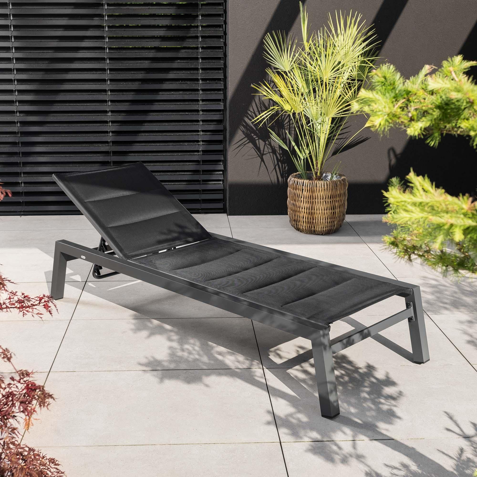 di volio Sonnenliege ERICE - Anthrazit, Gartenliege wetterfest aus Aluminium, 4-stufig verstellbar, Liegestuhl mit Textilene-Bezug, stabil & leicht