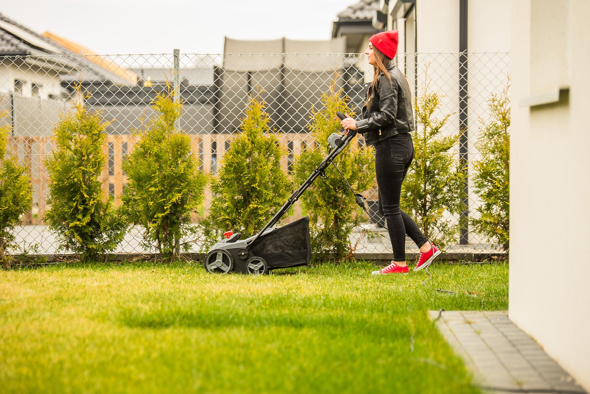 Aerator Wertykulator Elektryczny Do Trawników Kultywator usuwający mech Lehmann AER-ON PRO Szerokość 38 cm Kosz 50 L moc 1800 W pojemnik 150 litrów