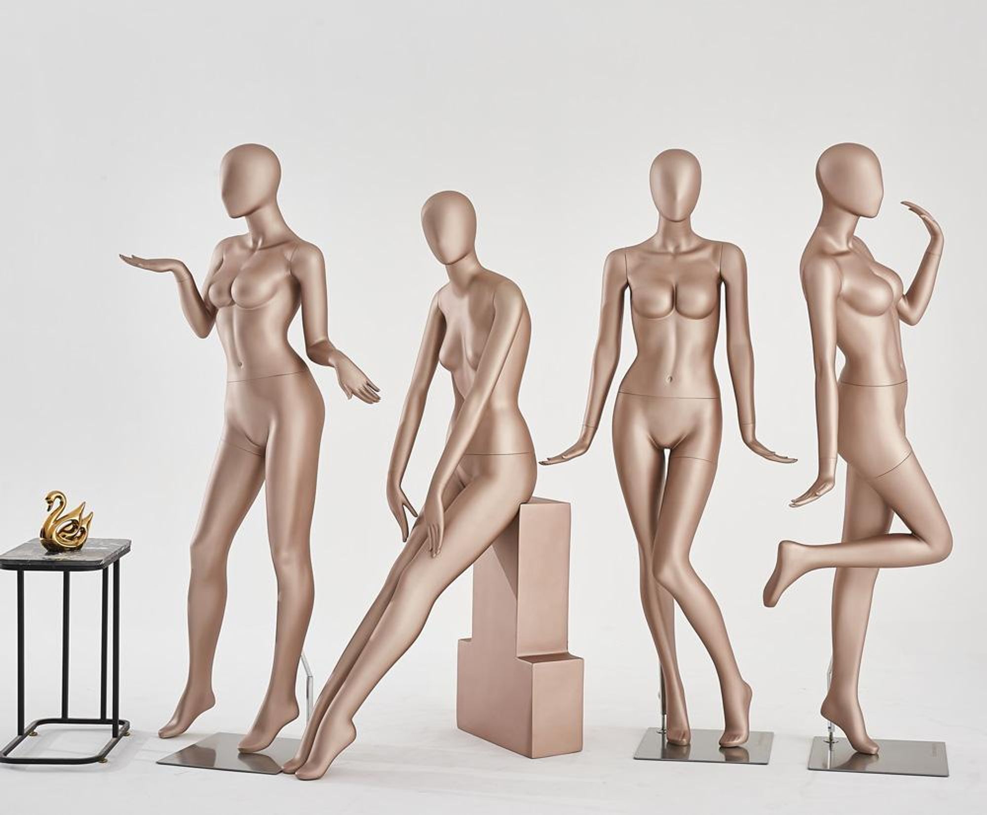 Eurotondisplay abstrakte Schaufensterpuppe Damen Set