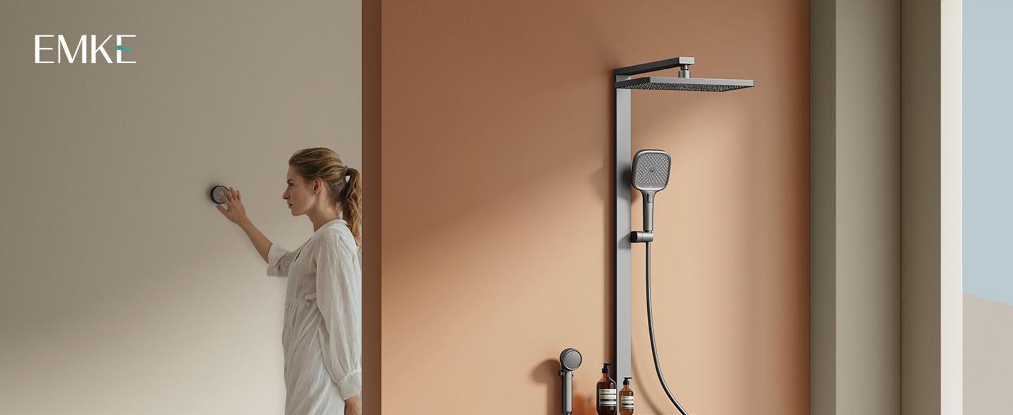 EMKE® Duschsystem mit Thermostat Matt Anthrazit mit Kinderdusche, Digitalanzeige & Chlorfilter 4 Ausgänge Familienfreundlich Duschsäule F23