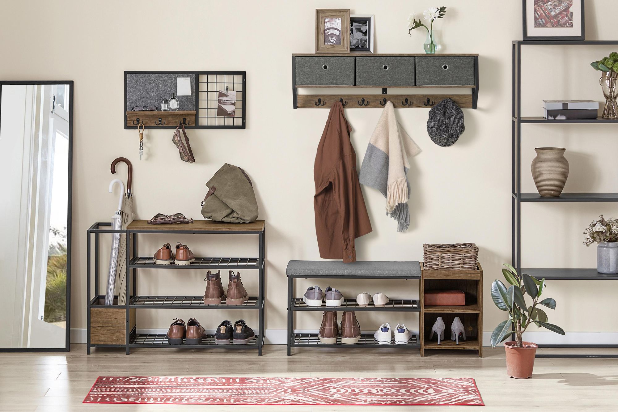 SoBuy Wandgarderobe Flurgarderobe Kleiderhaken Wandregal mit 3 Körben & 5 Haken Garderobenleiste Hängeregal für Flur Schlafzimmer Badezimmer FRG282-W