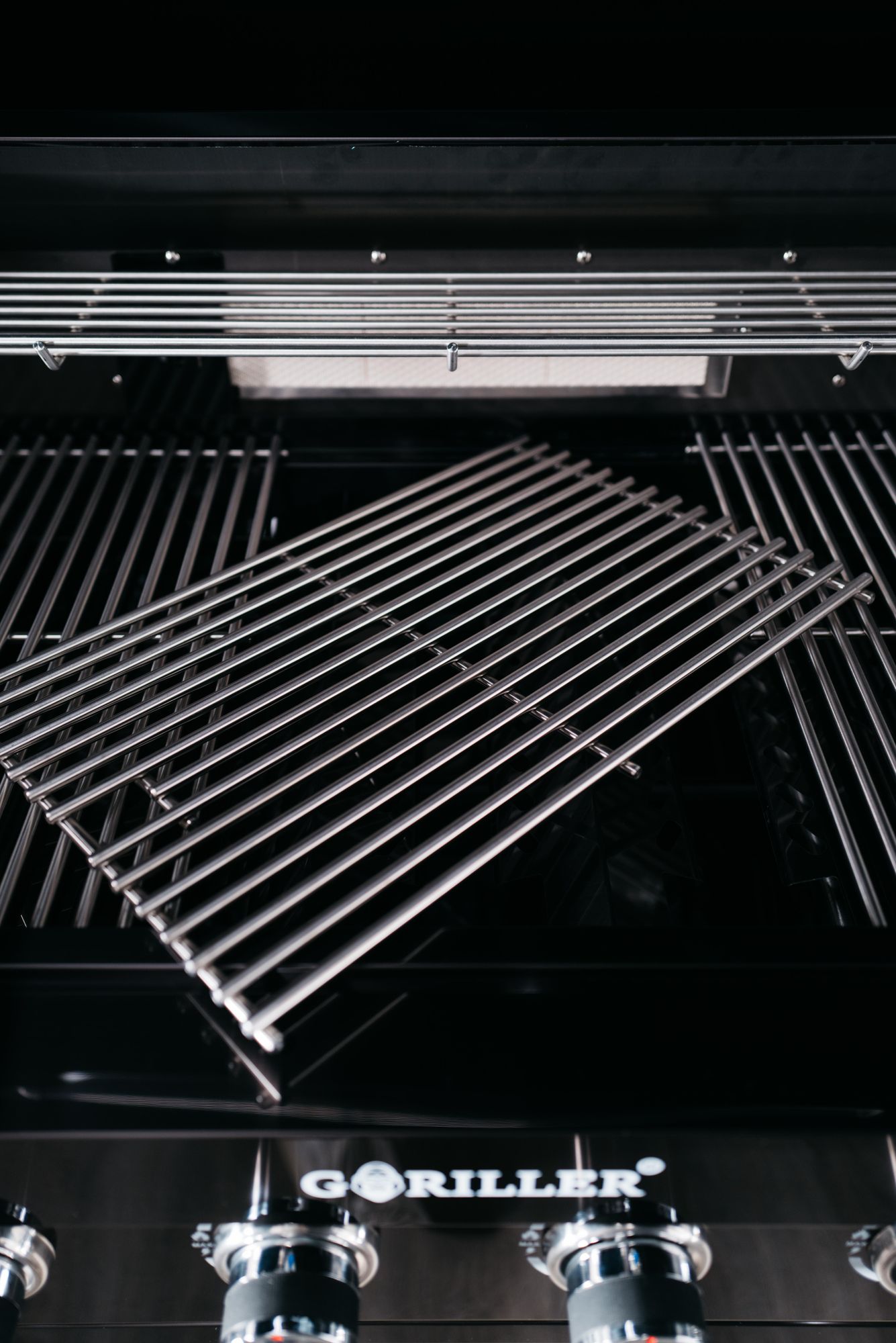 GORILLER® BLACKBACK S6 Outdoor-Küche, Gasgrill mit Kühlschrank-Waschbecken-Kombination, Edelstahl, Schwarz