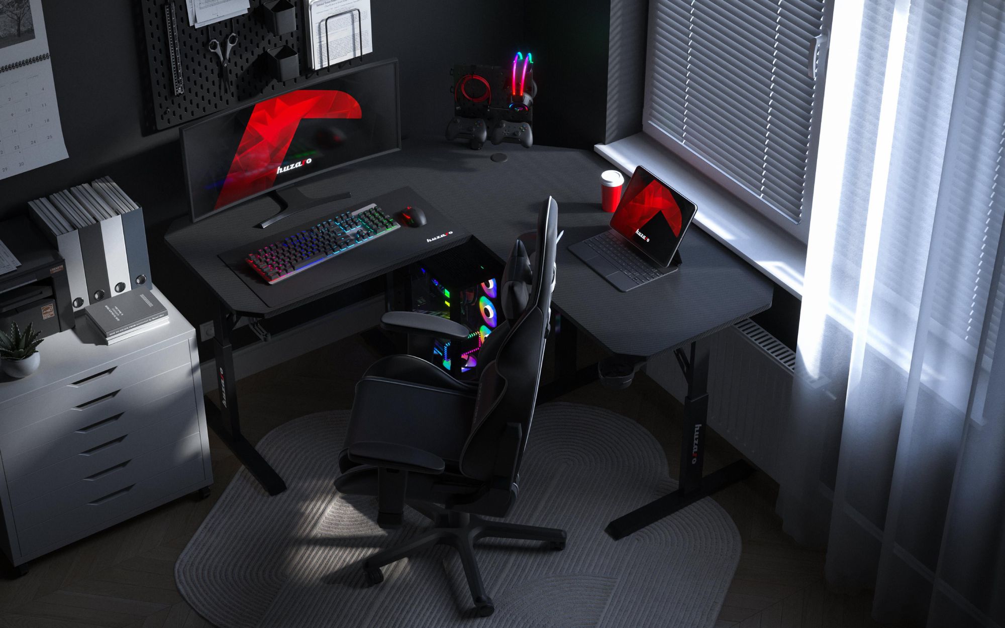 Huzaro Hero 7.3 Gaming Tisch Schwarz – höhenverstellbar, Eck-Design, 140x80 cm, Carbon Oberfläche, Halterungen, Kabeldurchlass, bis 100 kg