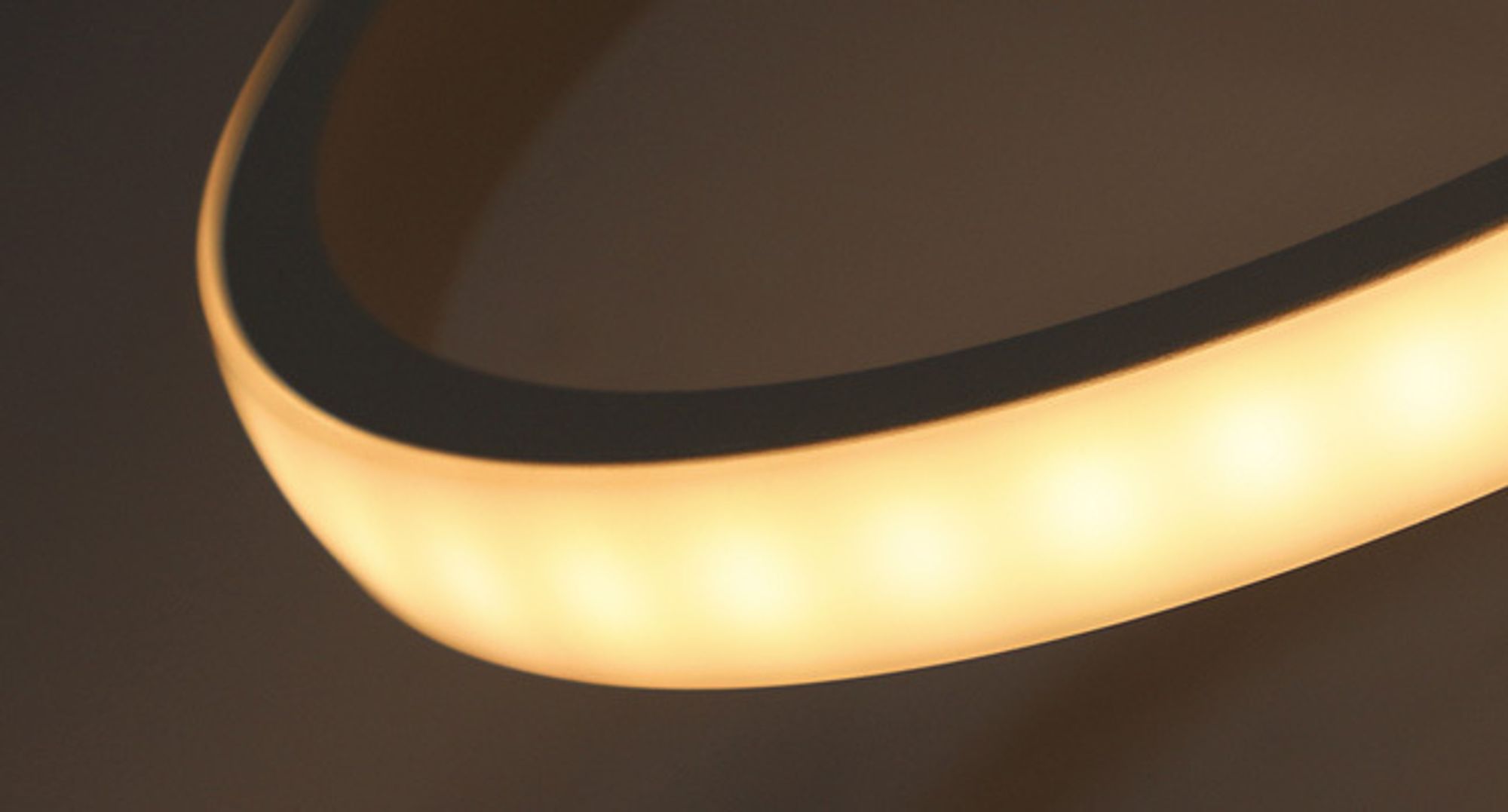 Die Wärmeableitung wird durch einen gewissen Abstand zwischen den Lampen verbessert.
