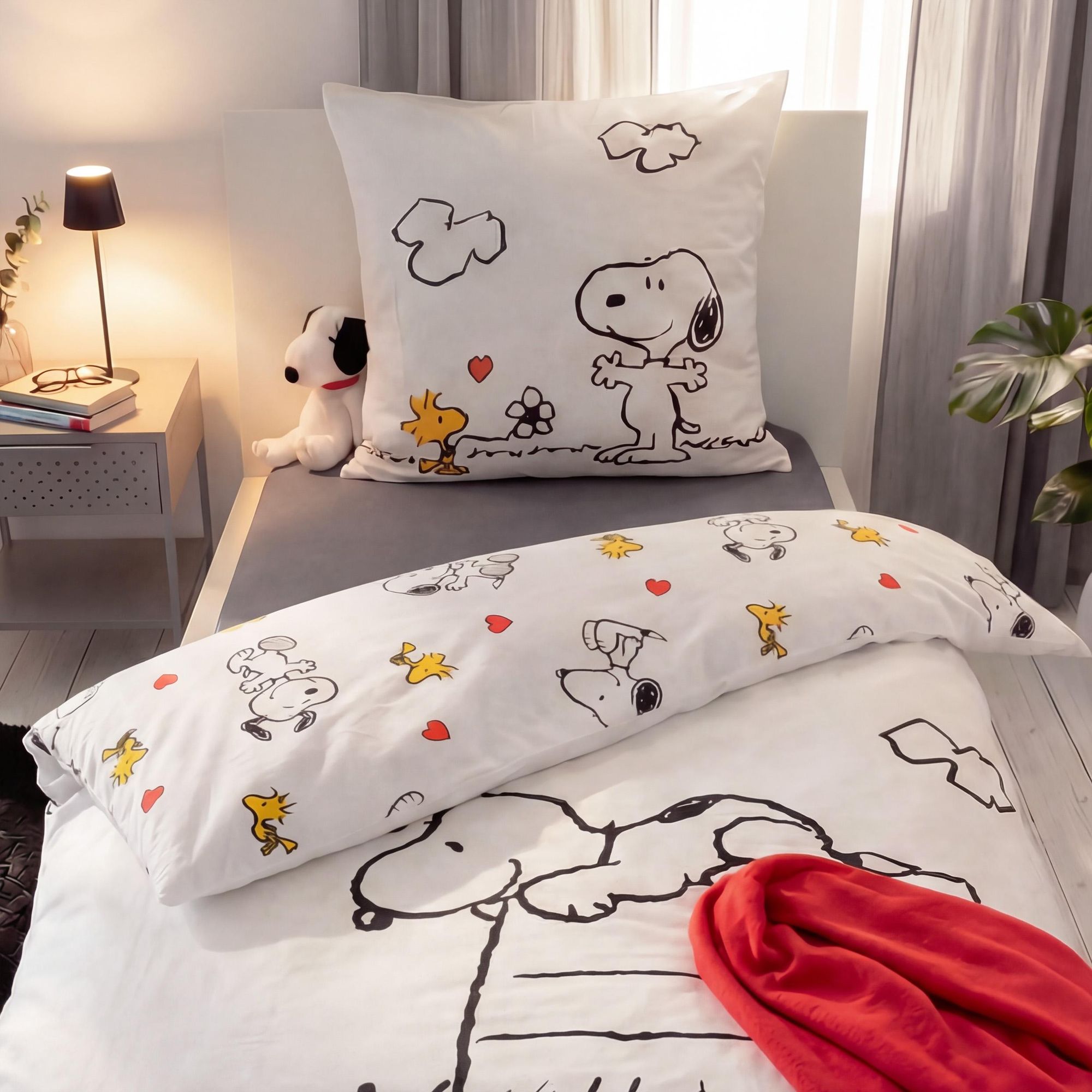 Peanuts Wendebettwäsche mit niedlicher Rückseite - Snoopy, Woodstock und vielen Herzchen