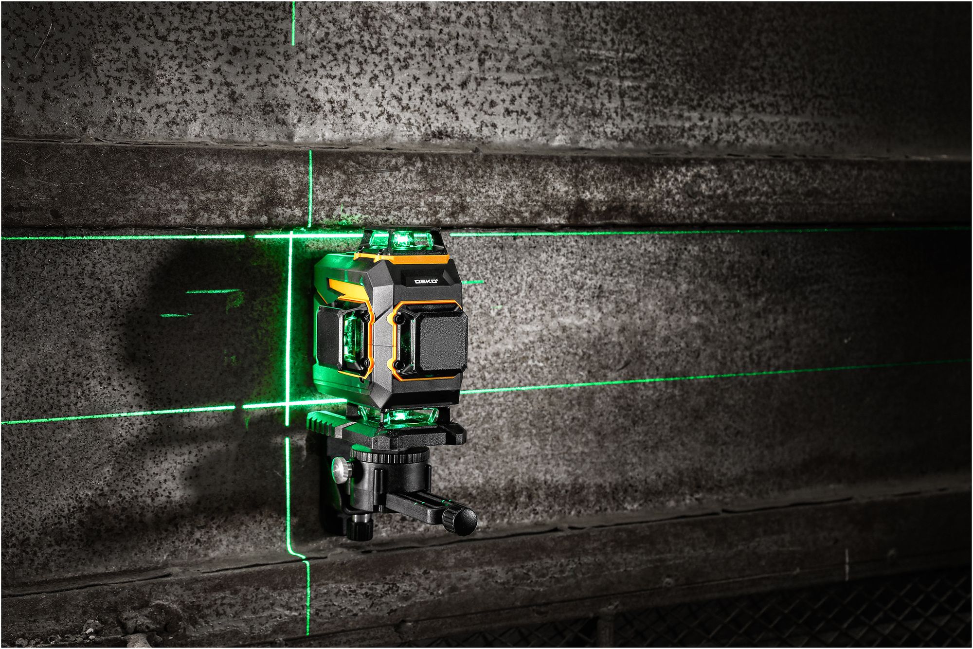Poziomica laserowa płaszczyznowa 360 4D DEKO laser krzyżowy zielony