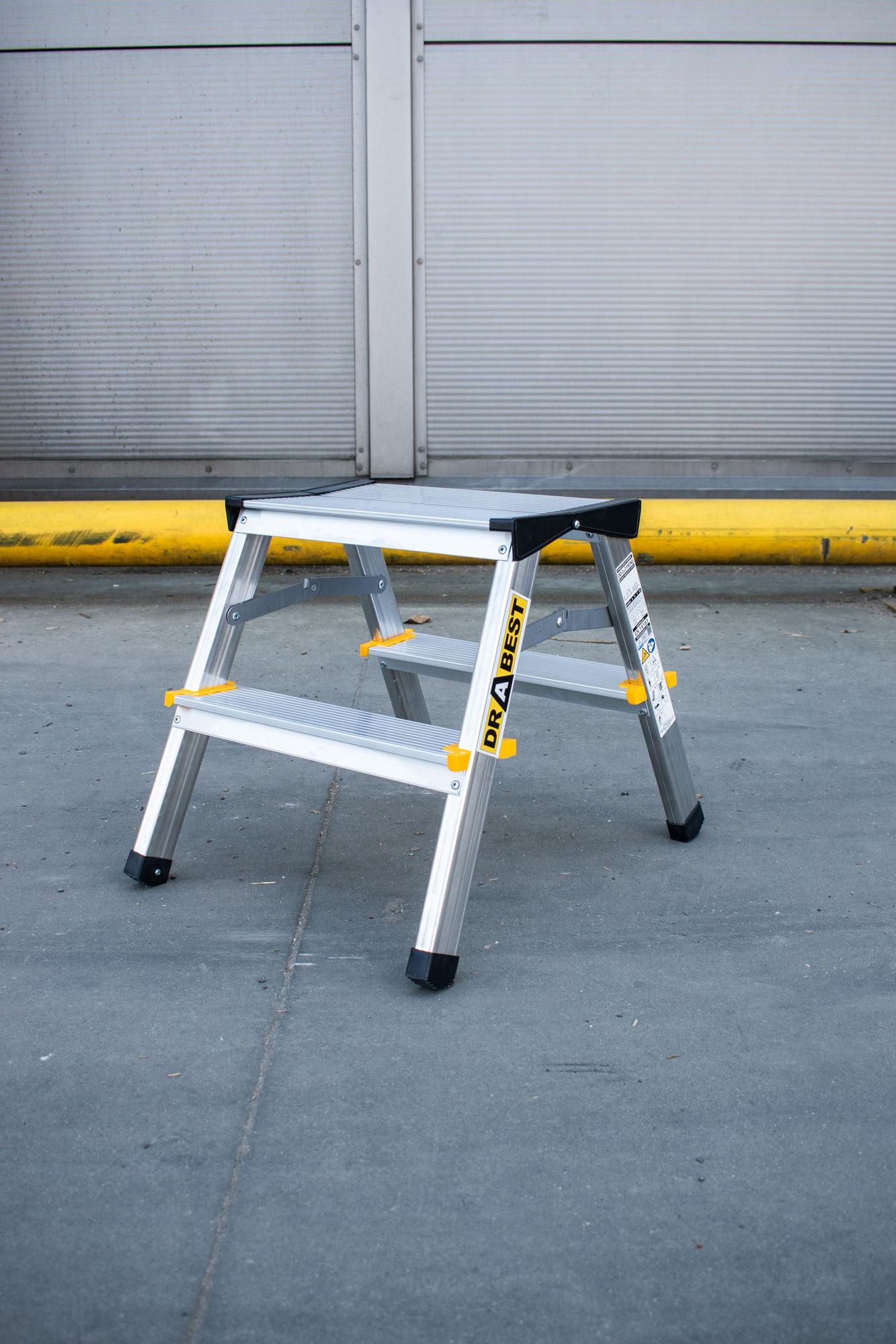 Drabest | Leiter - Aluminium-Trittleiter - 2 Stufen - Klappbar - Antirutsch - 150 kg Tragkraft - Vielseitig einsetzbar
