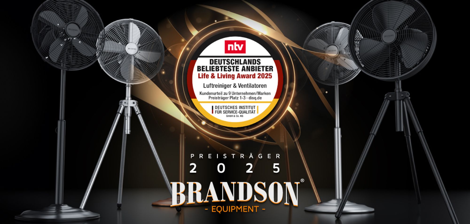 Vier Brandson Standventilatoren umrahmenden den NTV-Award für Deutschland beliebtester Anbieter