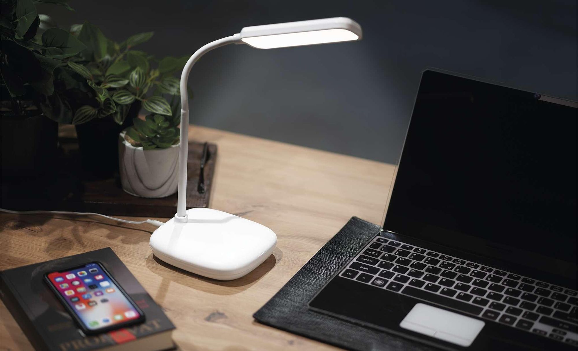 EMOS LED stolní lampa MOLLY 12W, jas 650lm, stmívatelná, nast. barva světla, flexibilní rameno lampy, 1,5m kabel + adaptér, bílá, Z7638W