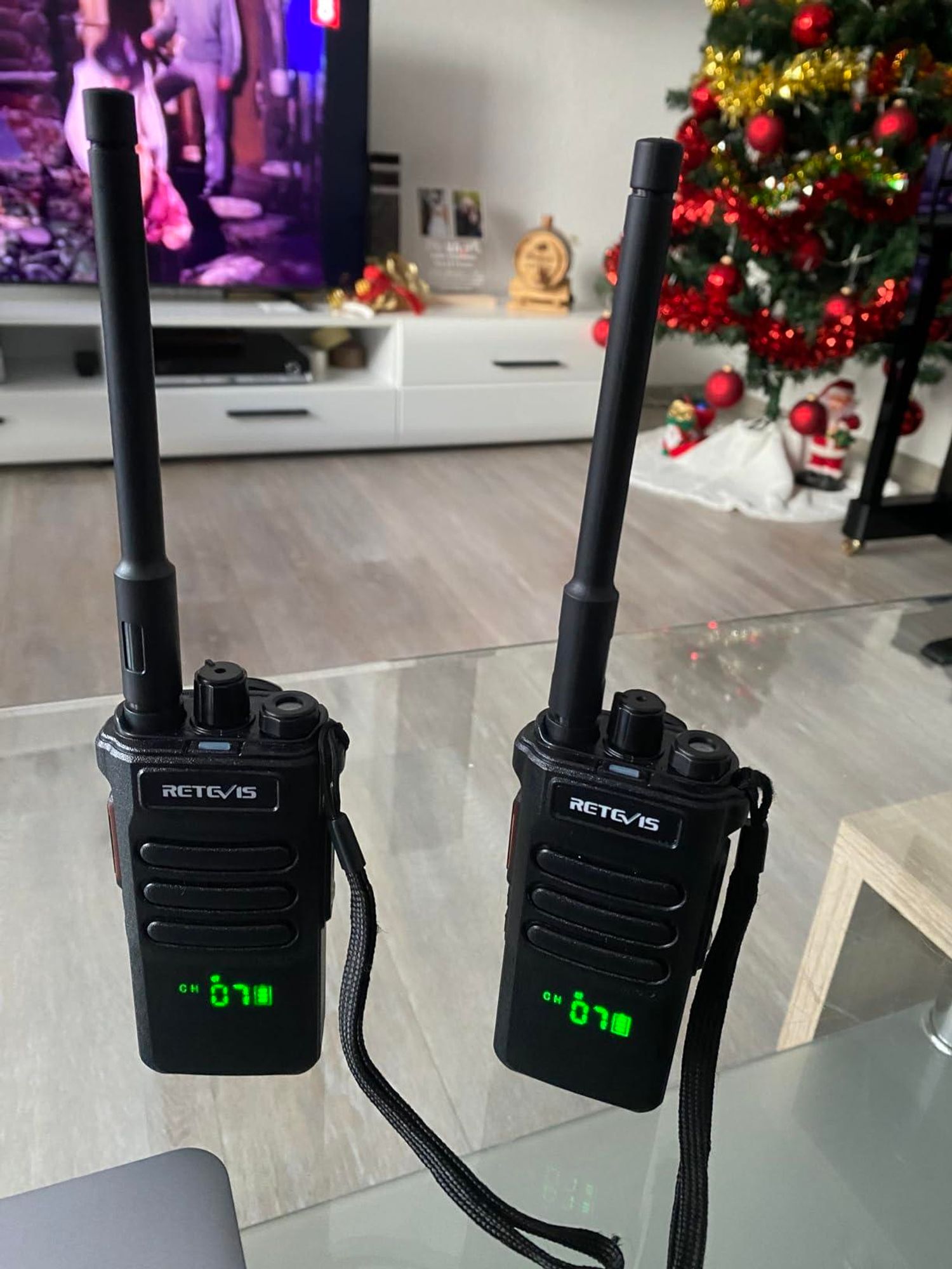 Retevis RT86 Funkgerät mit Großer Reichweite, 8W, Walkie-Talkie mit Lautsprechermikrofon, 2600mAh, Kabelloses Klon Notfallradio für Baustelle