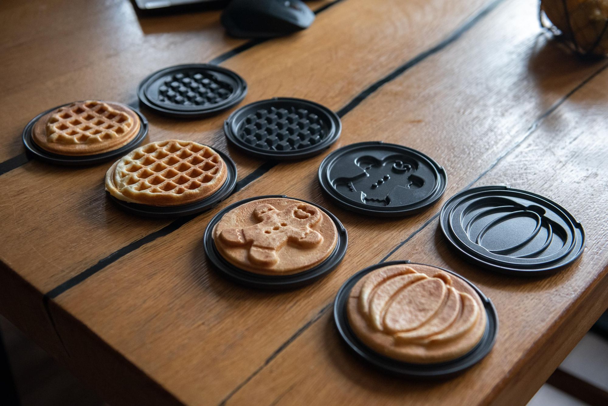 LEHMANN Mini Gaufrier, Plaques Interchangeables - Citrouille, Pain d’épices, Cœur et Classique