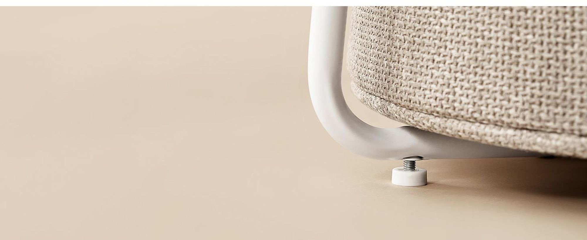 VASAGLE Beistelltisch rund, mit Steckdose, USB-Anschlüsse, Ø45 cm, mattweiß-kamelbraun