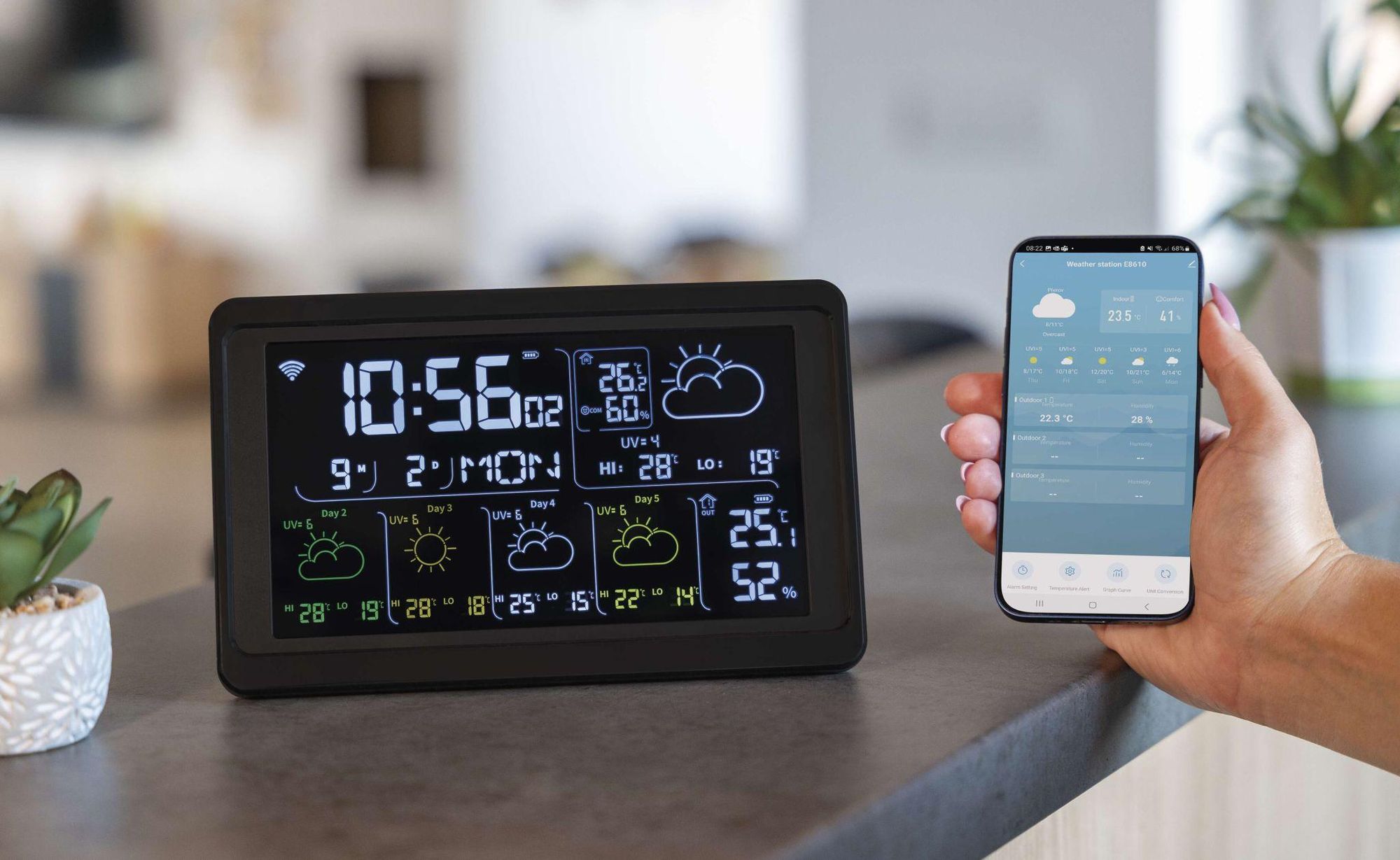 EMOS GoSmart Meteostanice WiFi s bezdrátovým venkovním čidlem a aplikací, barevný displej, předpověď na 5 dní; na bázi Tuya, Smartlife, adaptér