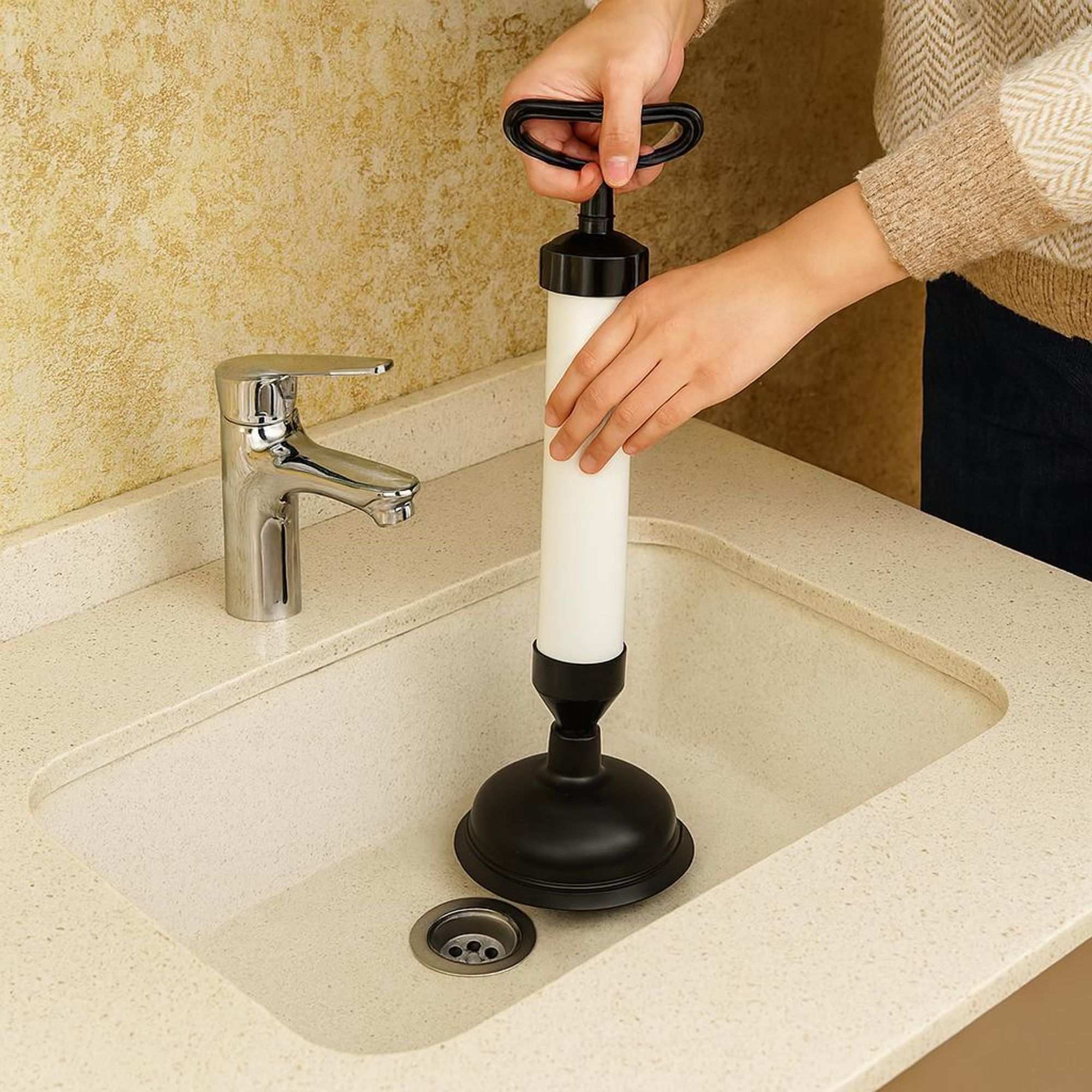 GEKO | Abflussreiniger Pumpe, für WC, Dusche, Waschbecken, Druckreiniger Abfluss, chemiefrei