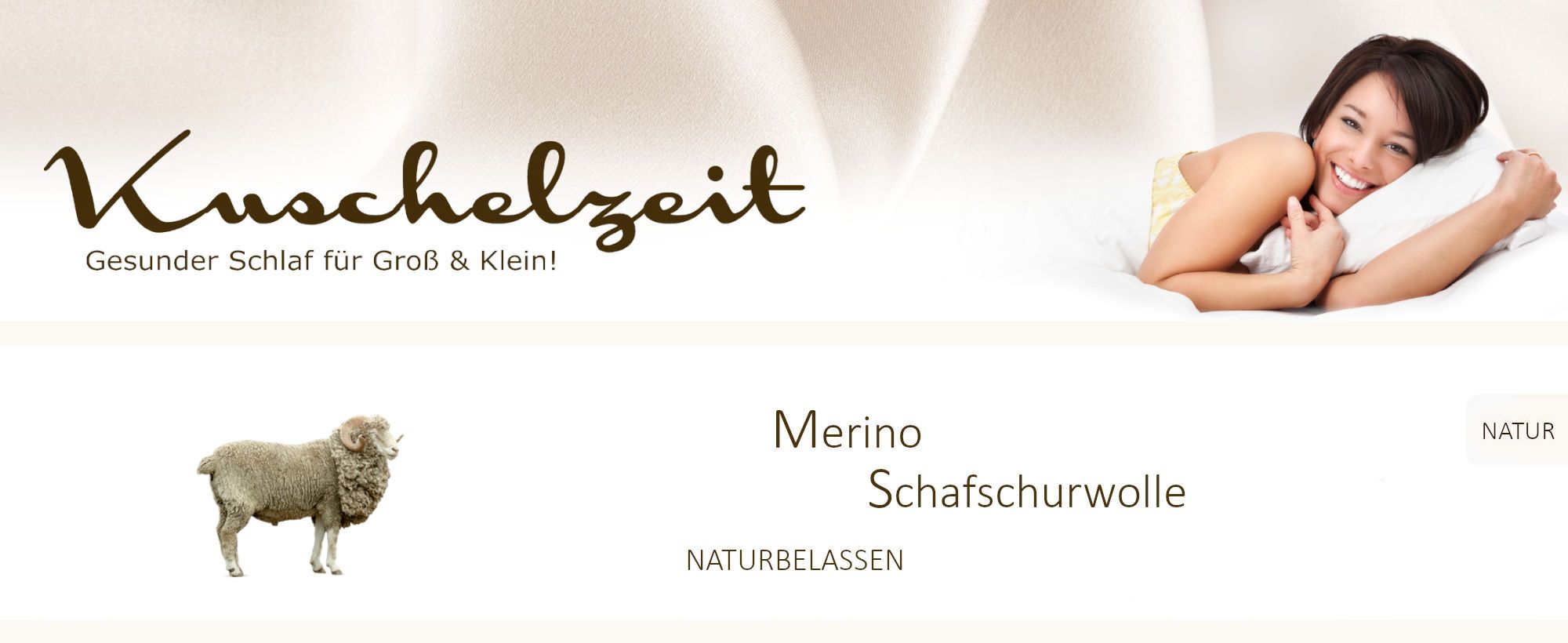 Kuschelzeit Logo. Eine Frau, die sich in ihr Kissen kuschelt. Merino Schafschurwolle naturbelassen.