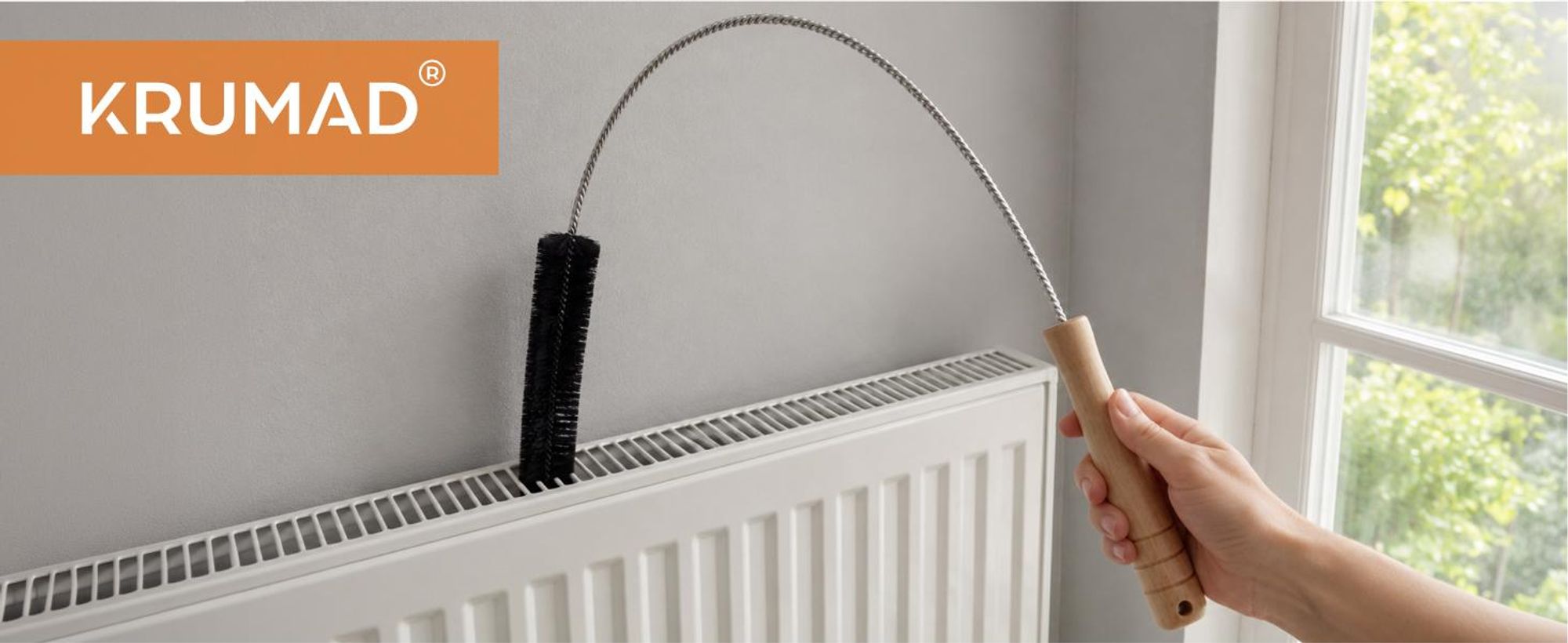 KRUMAD Heizkörperbürste 70 cm Lang, Flexible Heizungsbürste mit Holzgriff, Reinigungsbürste für Flachheizkörper Radiatoren