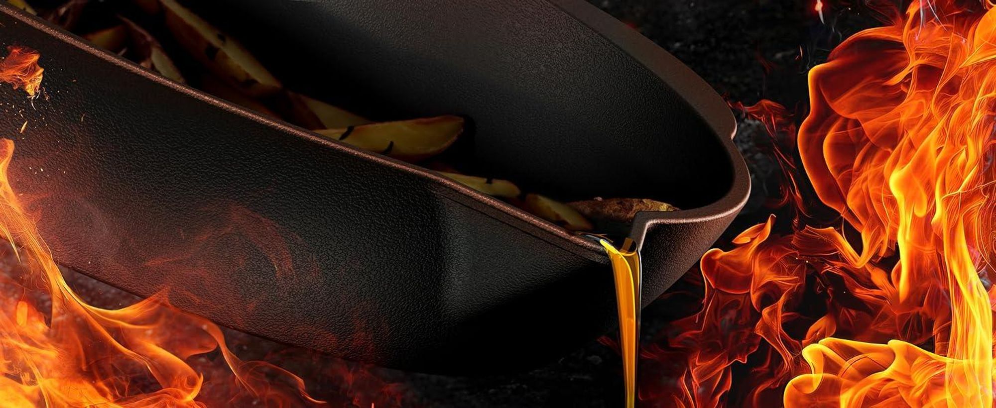 Gusseisenpfanne über offenem Feuer – ideal fürs Outdoor-Cooking & Camping-Gerichte.