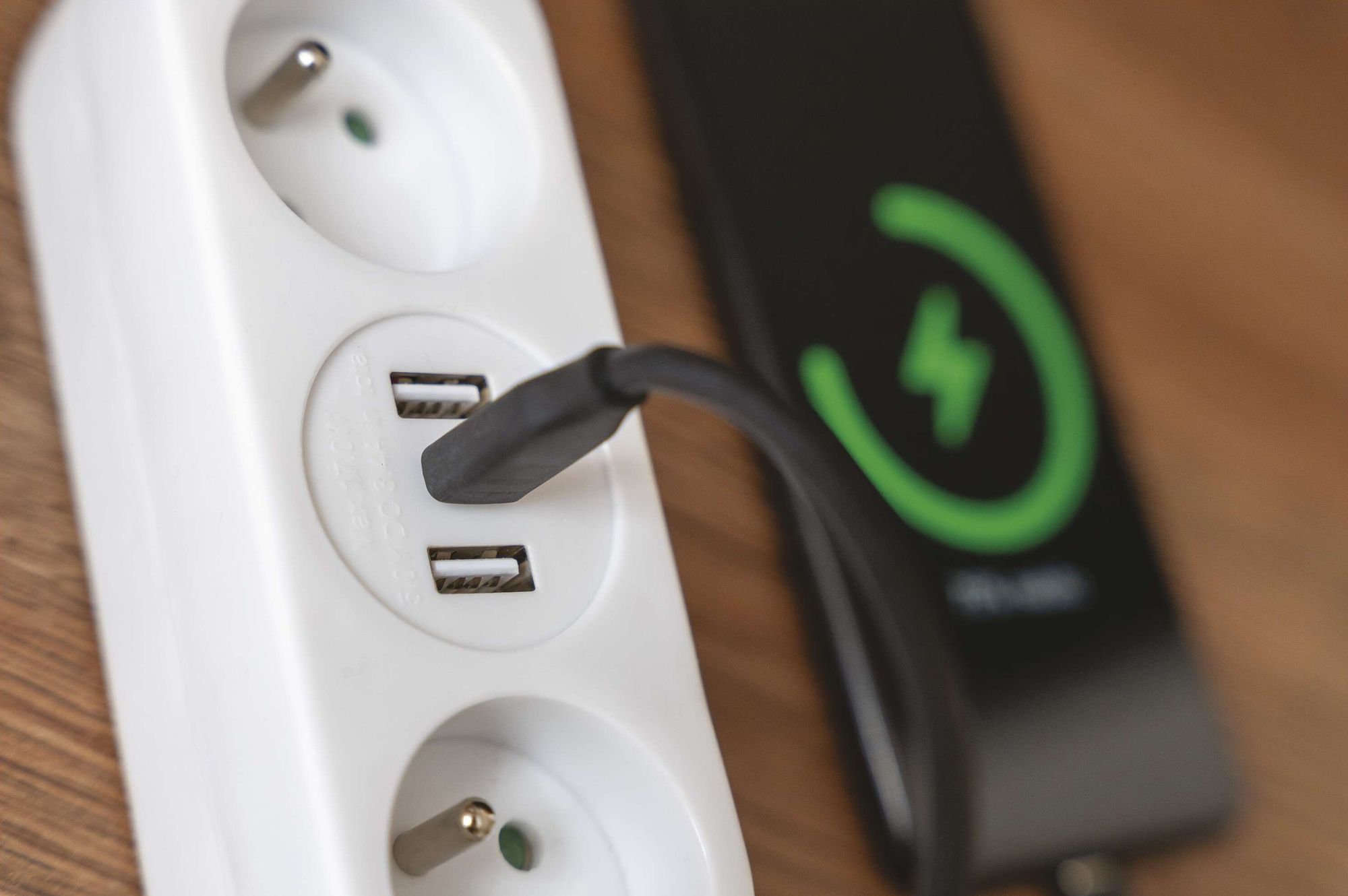 EMOS Prodlužovací kabel 1,4 m / 2 zásuvky+2×USB-A+1×USB-C / bílý / PVC / 1,5 mm2, P0211E