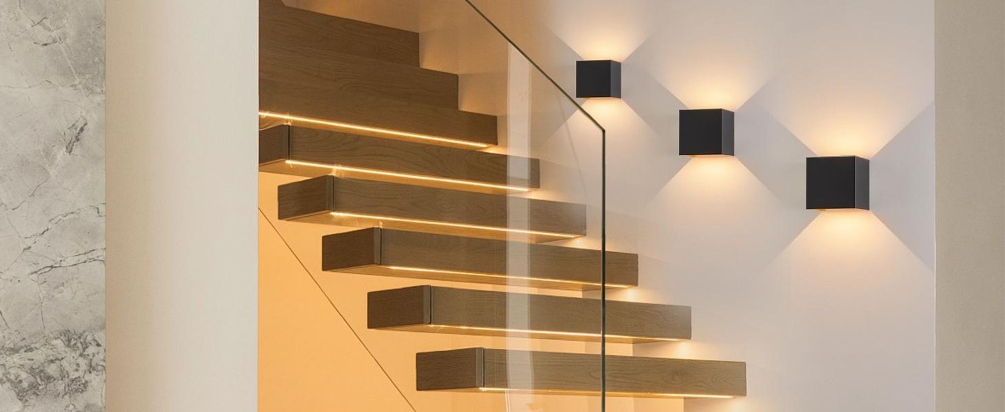 ZMH LED Wandleuchte Außen 2ER 5W Schwarz Gold Wandlampe Warmweiß Up Down Außenleuchte IP65 Wasserdicht Außenlampe Treppenhaus Hauswand Flur
