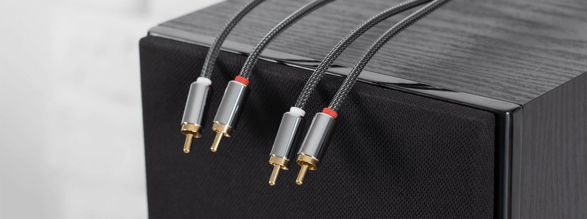 Cinch Kabel 1m 2RCA auf 2RCA Stereo Audiokabel OFC HQ vergoldete Anschlüsse für Heimkino Receiver Plattenspieler Spielkonsole Player Reagle Premium