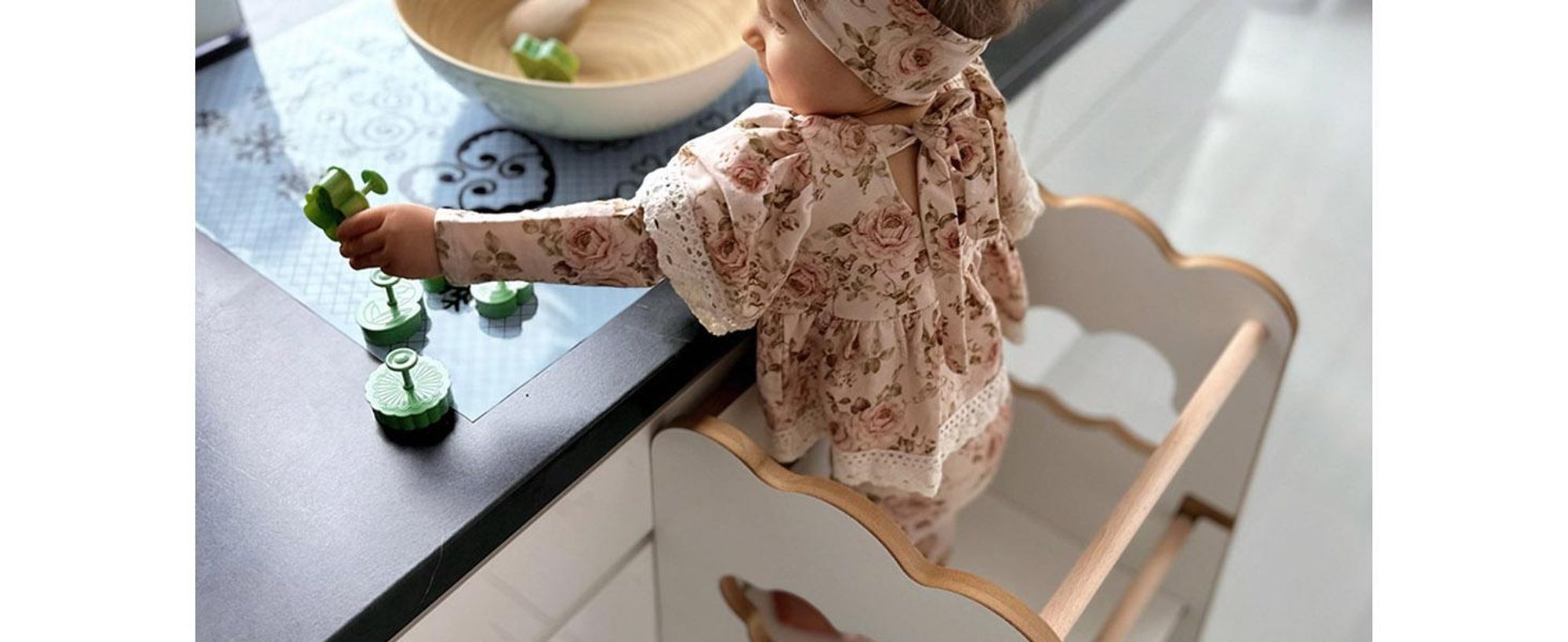 MISIOO Lernturm ab 1 Jahr für Kinder – Einstellbare Stufenhöhe – 3 Höhenstufen – Abgerundete Kanten – Laminierte Oberflächen – Bis zu 50kg