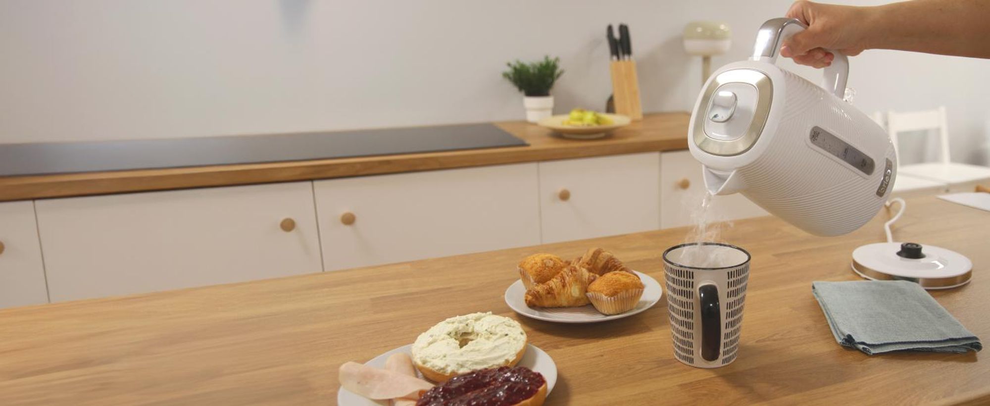 Briebe SKT1178WHT Elegance Set Toaster 2 Scheiben Wasserkocher 1,7L Filterkaffeemaschine 10 Tassen Weiß