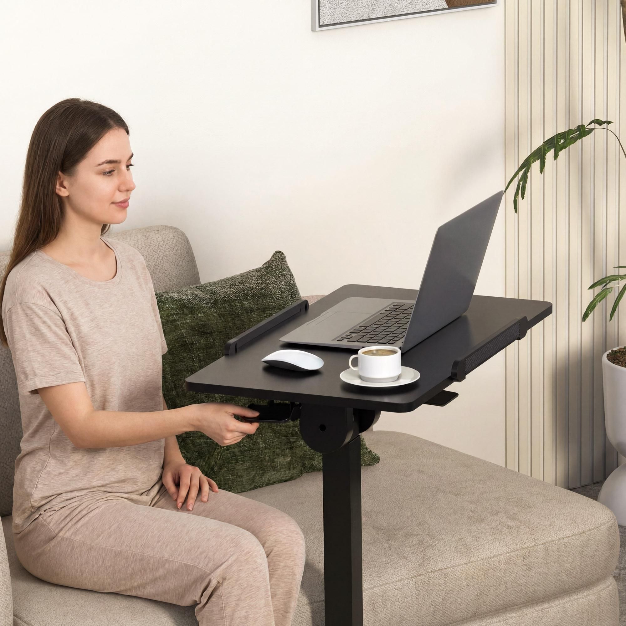 di volio Mobiler Schreibtisch SORINO höhenverstellbar mit Gasfeder, neigbarer Laptoptisch mit Rollen, Computertisch mit klappbarer Tischplatte (schwarz)
